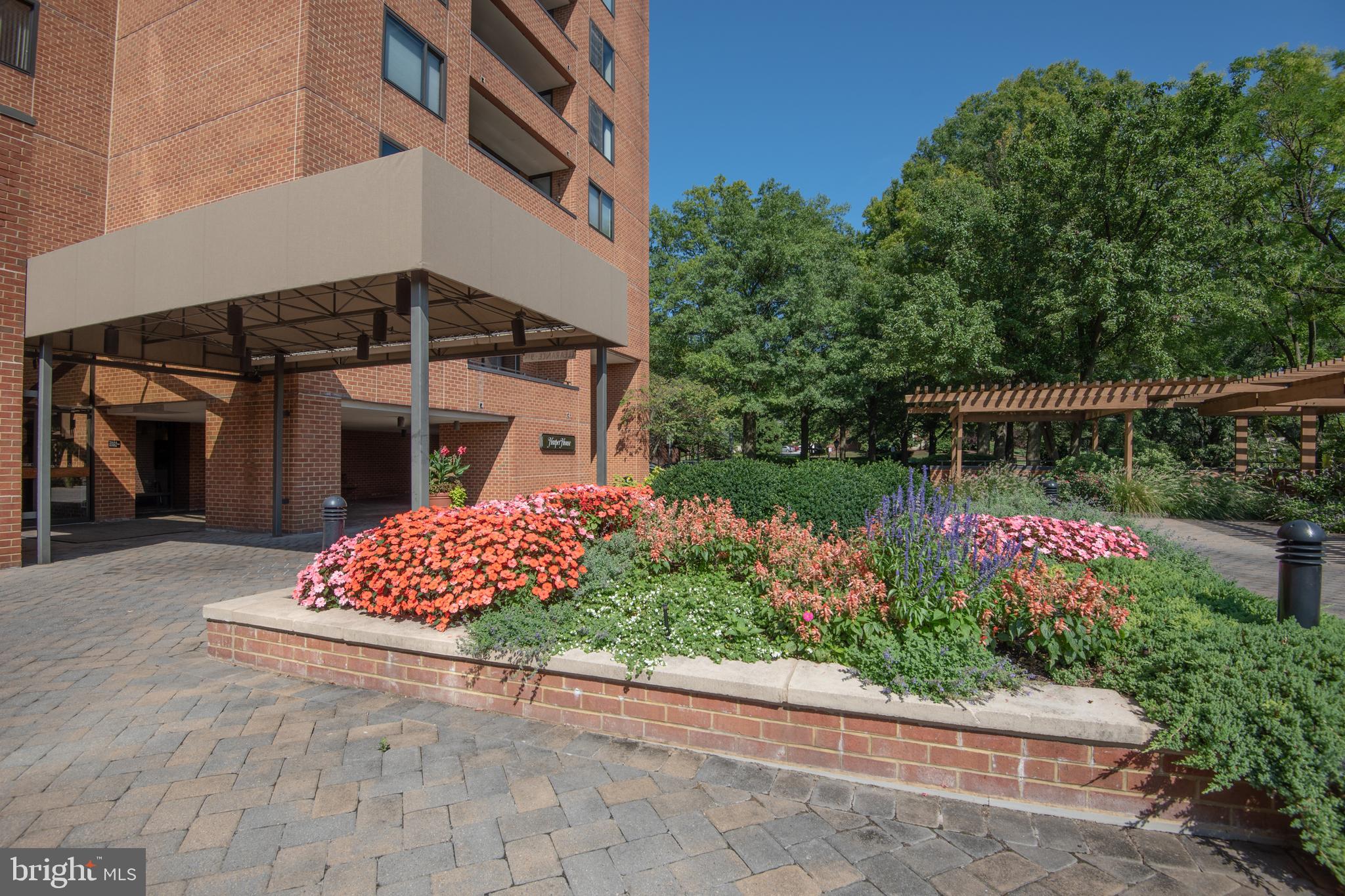 CROSS KEYS - Residential