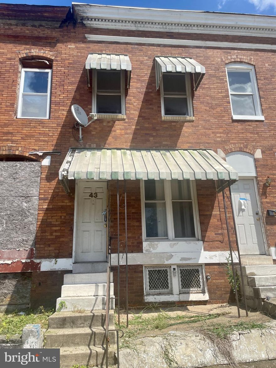 Ready for renovation. Needs full reno. Sold comps within a 1-block radius include: *** 41 N Gorman SOLD for $205k on 9/30/25 *** 46 N Gorman SOLD for $199k on 12/10/24,