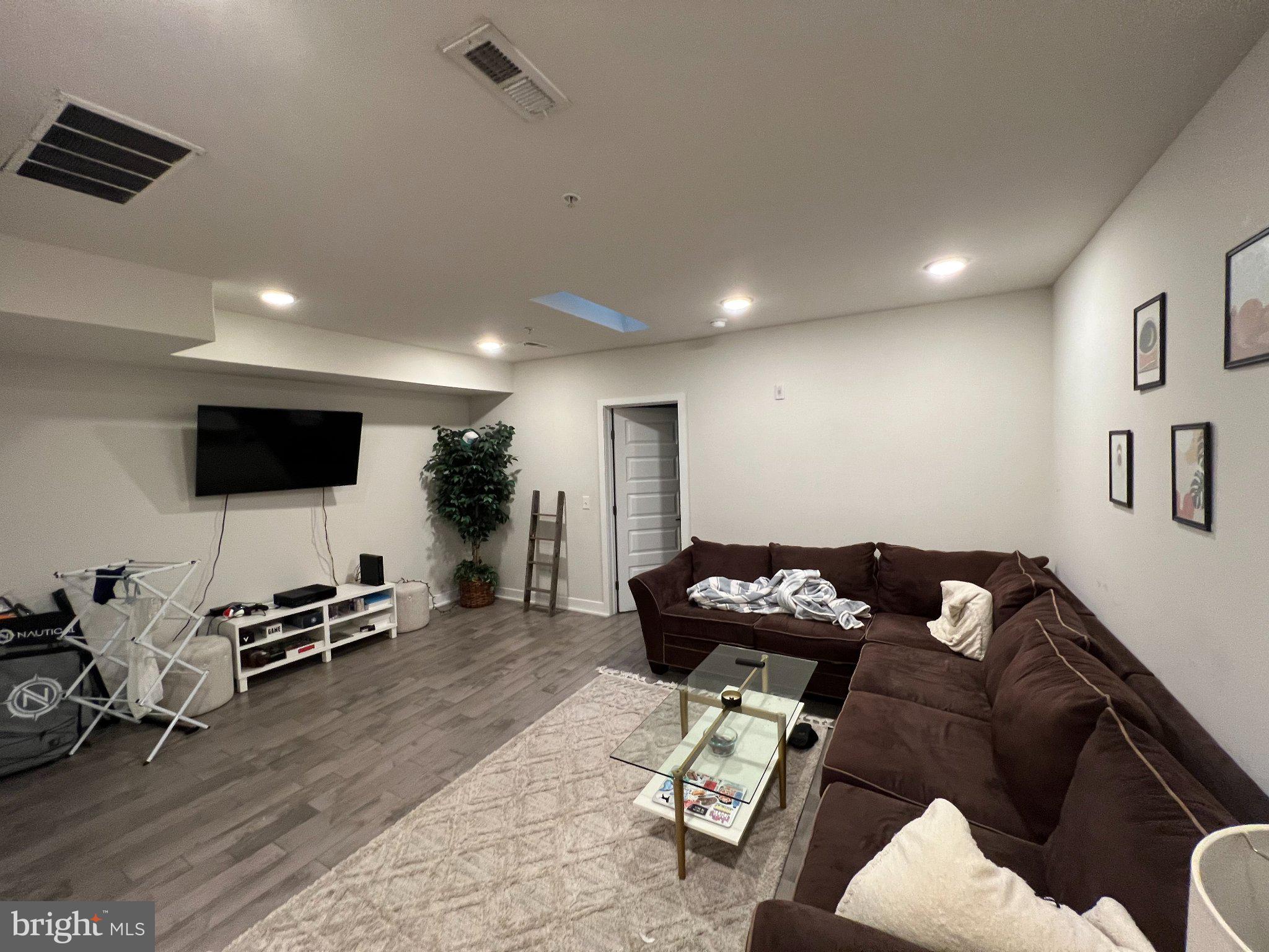 1314 N FRONT STREET 00 1