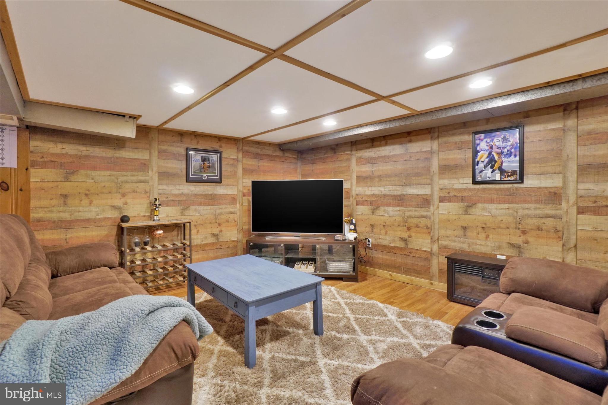 HOLLYWOOD - Residential