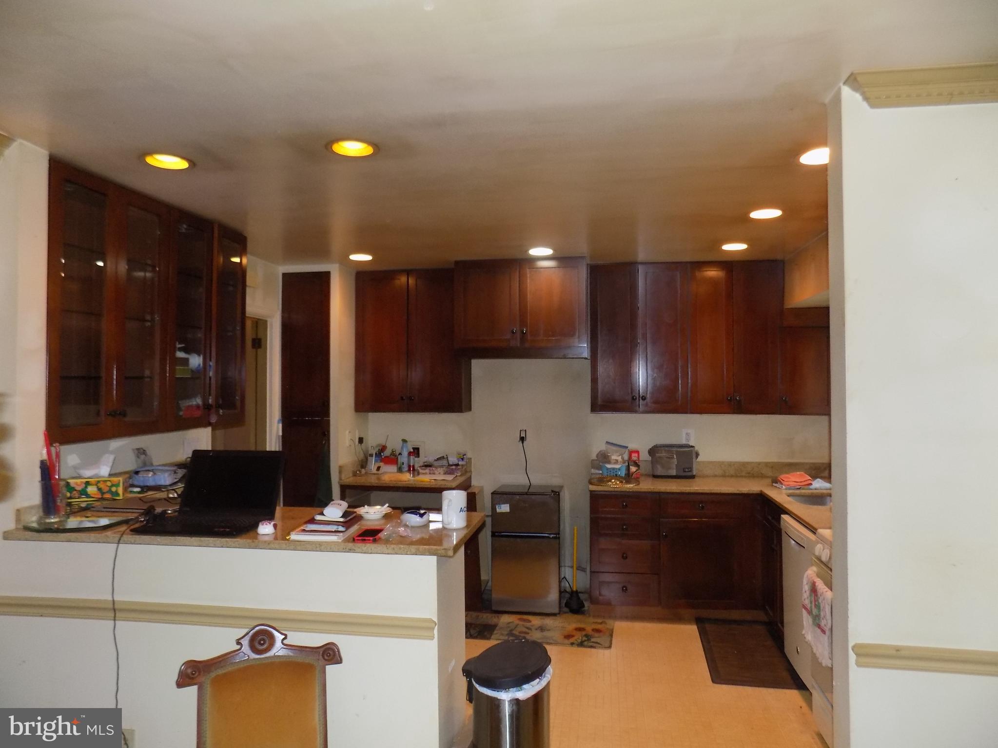 RIVERSIDE GARDENS - Residential