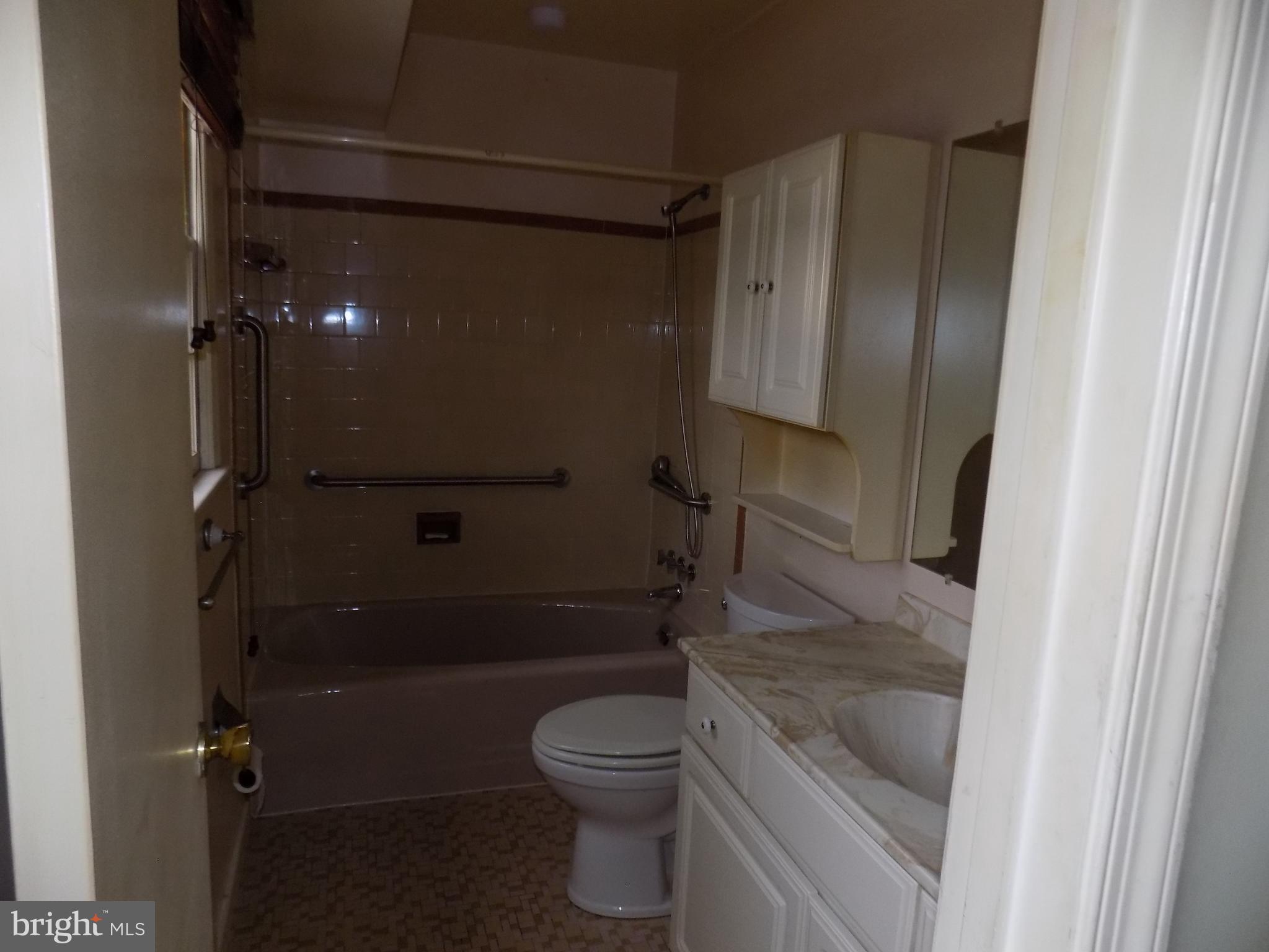 RIVERSIDE GARDENS - Residential