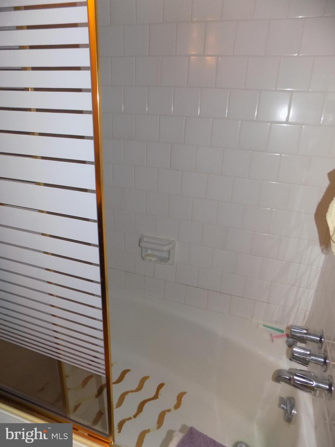 RIVERSIDE GARDENS - Residential