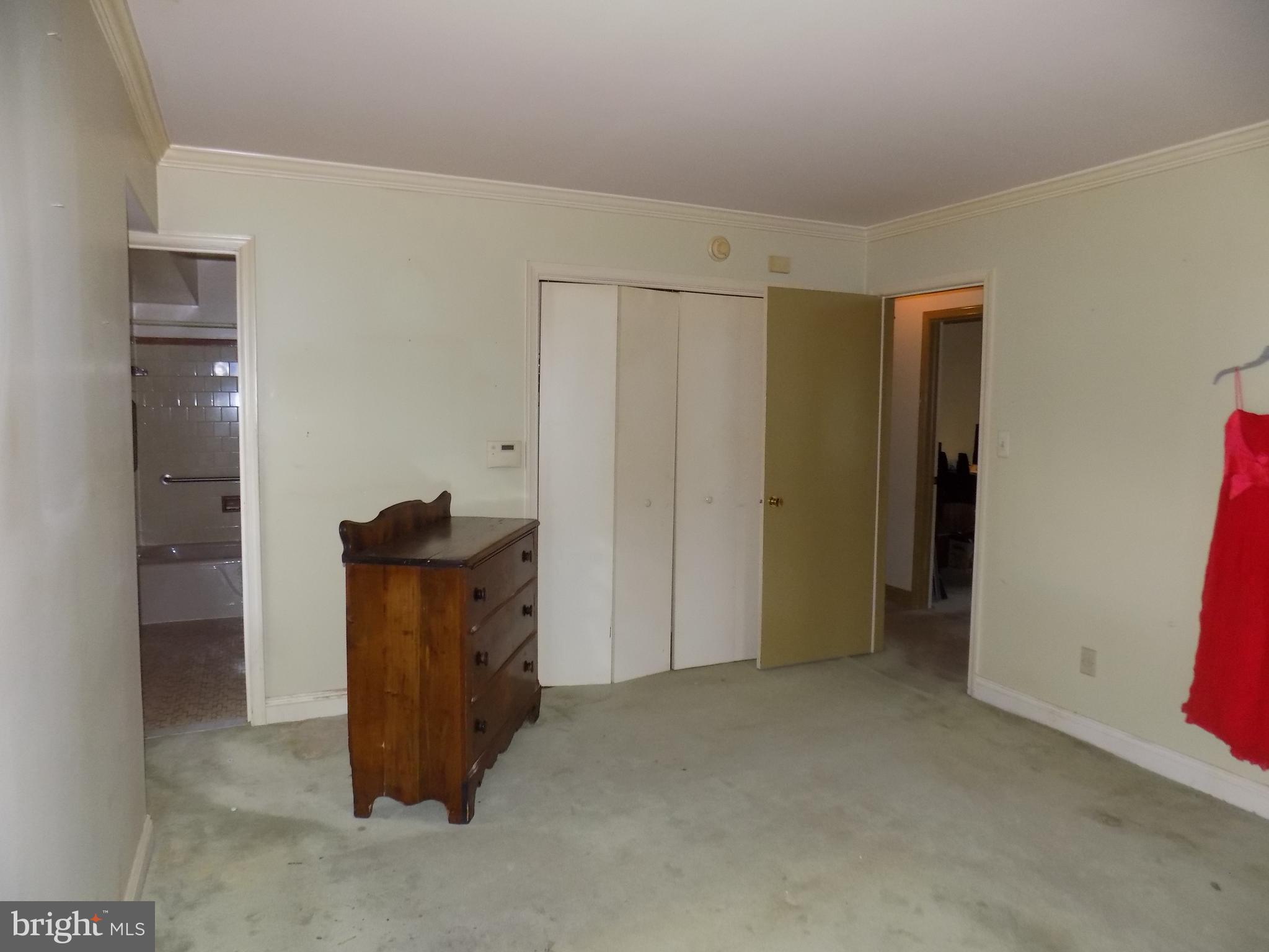 RIVERSIDE GARDENS - Residential