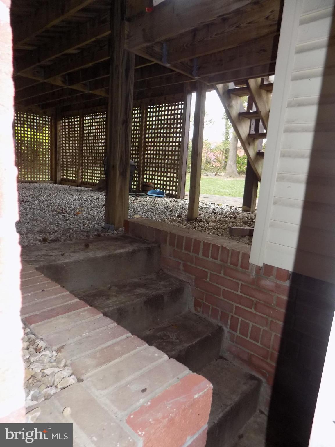 RIVERSIDE GARDENS - Residential