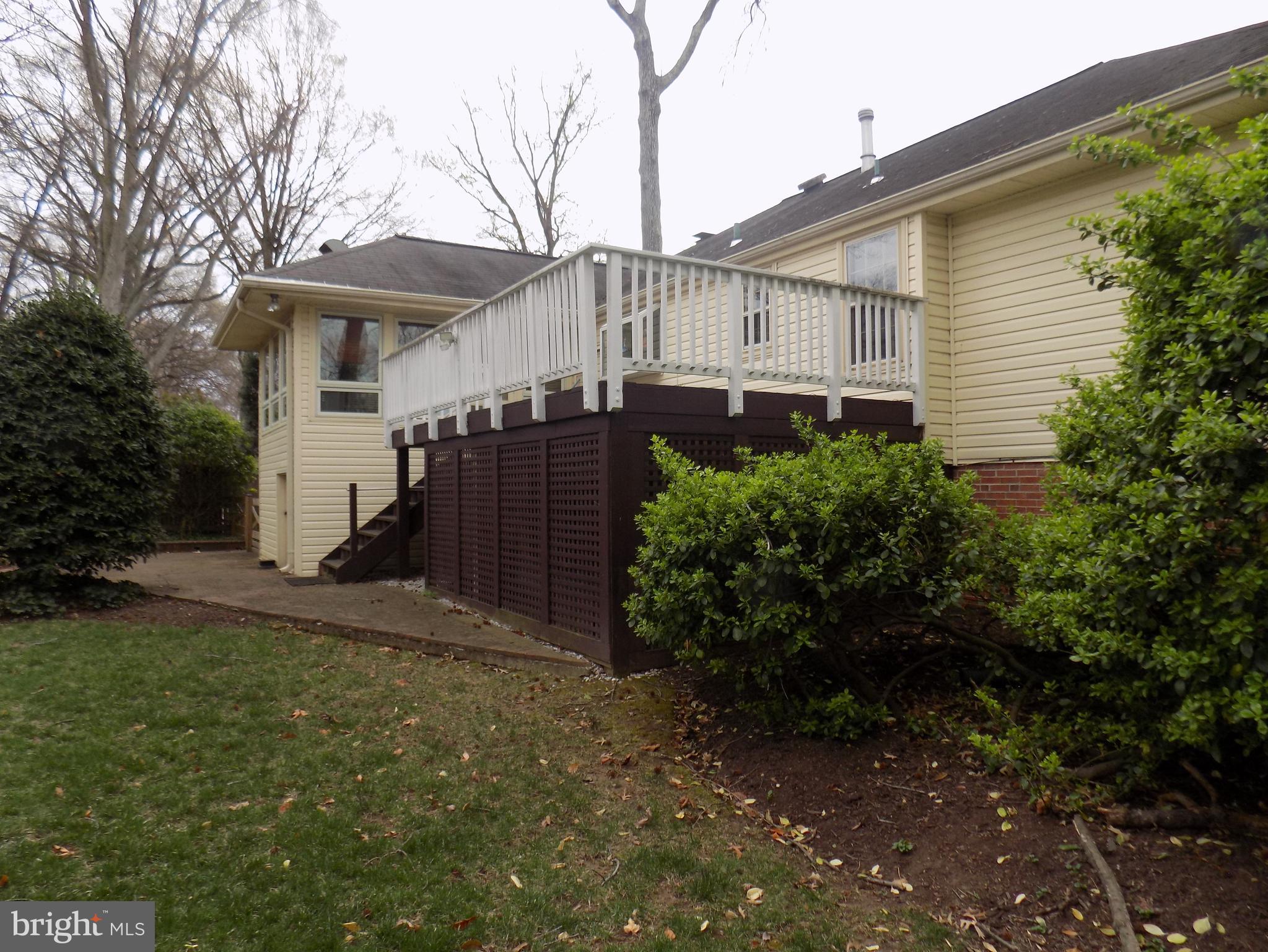 RIVERSIDE GARDENS - Residential