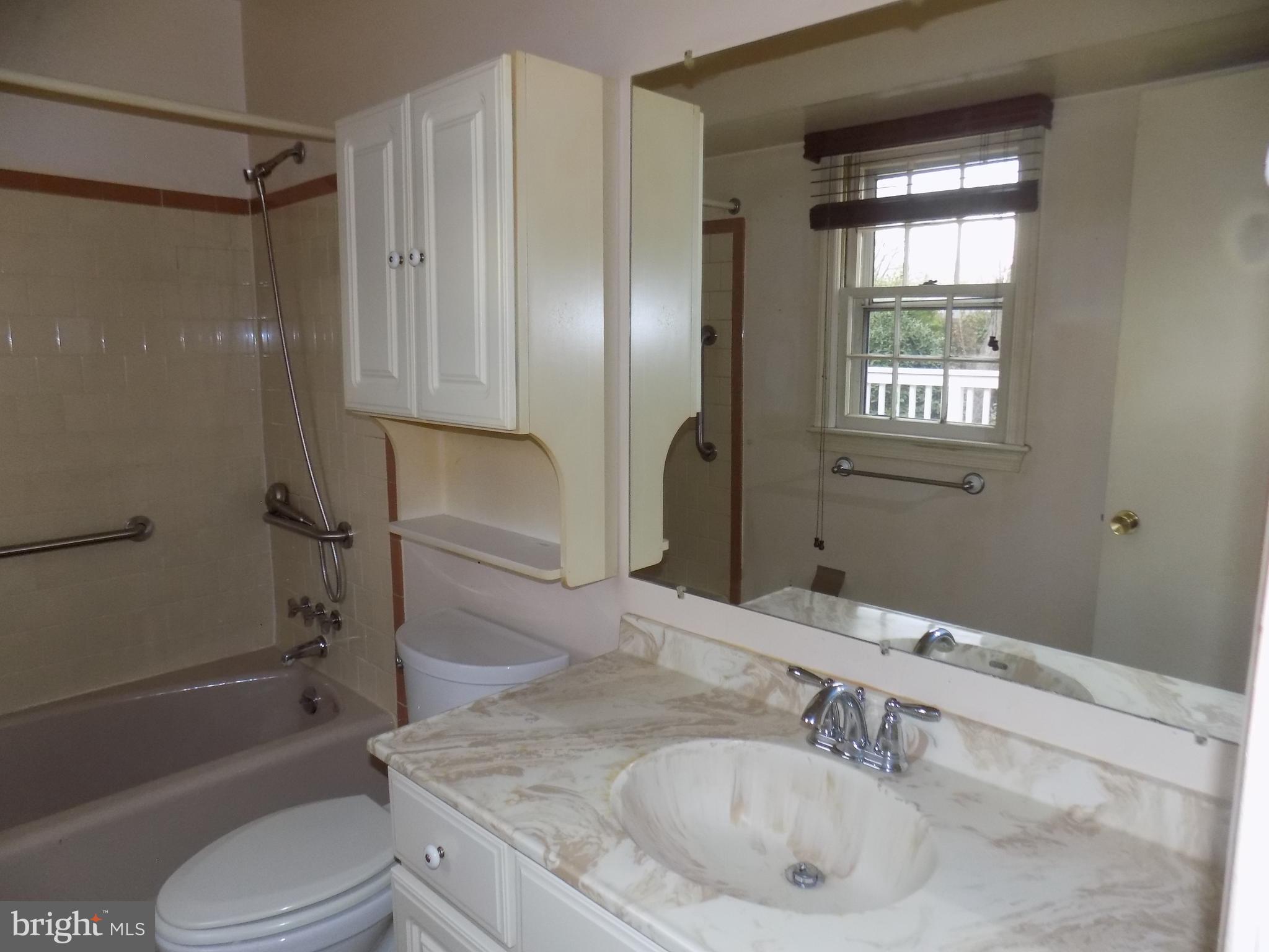 RIVERSIDE GARDENS - Residential