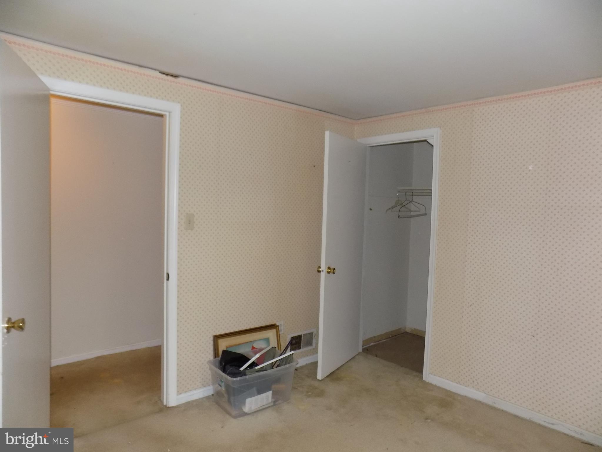 RIVERSIDE GARDENS - Residential