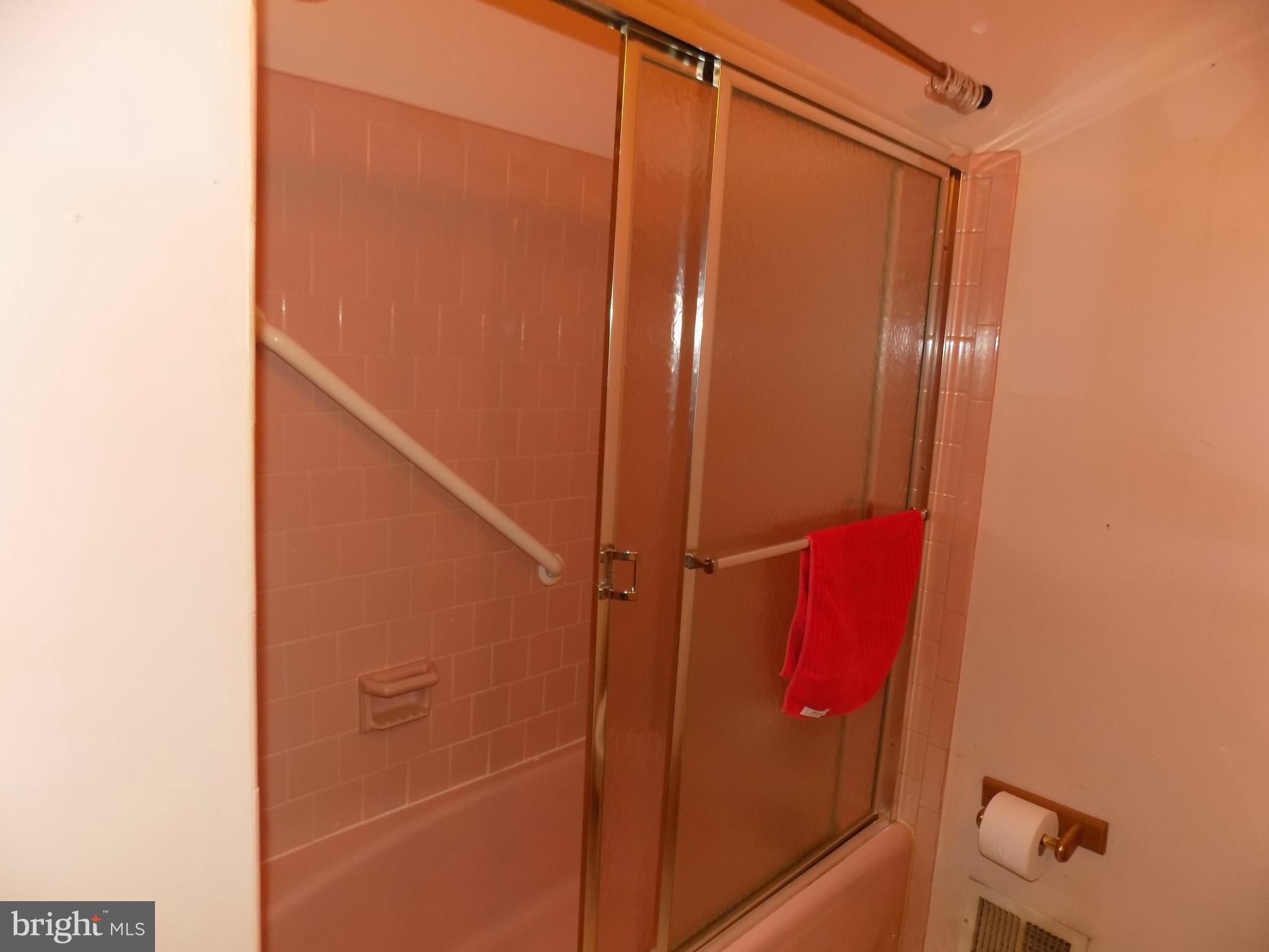 RIVERSIDE GARDENS - Residential