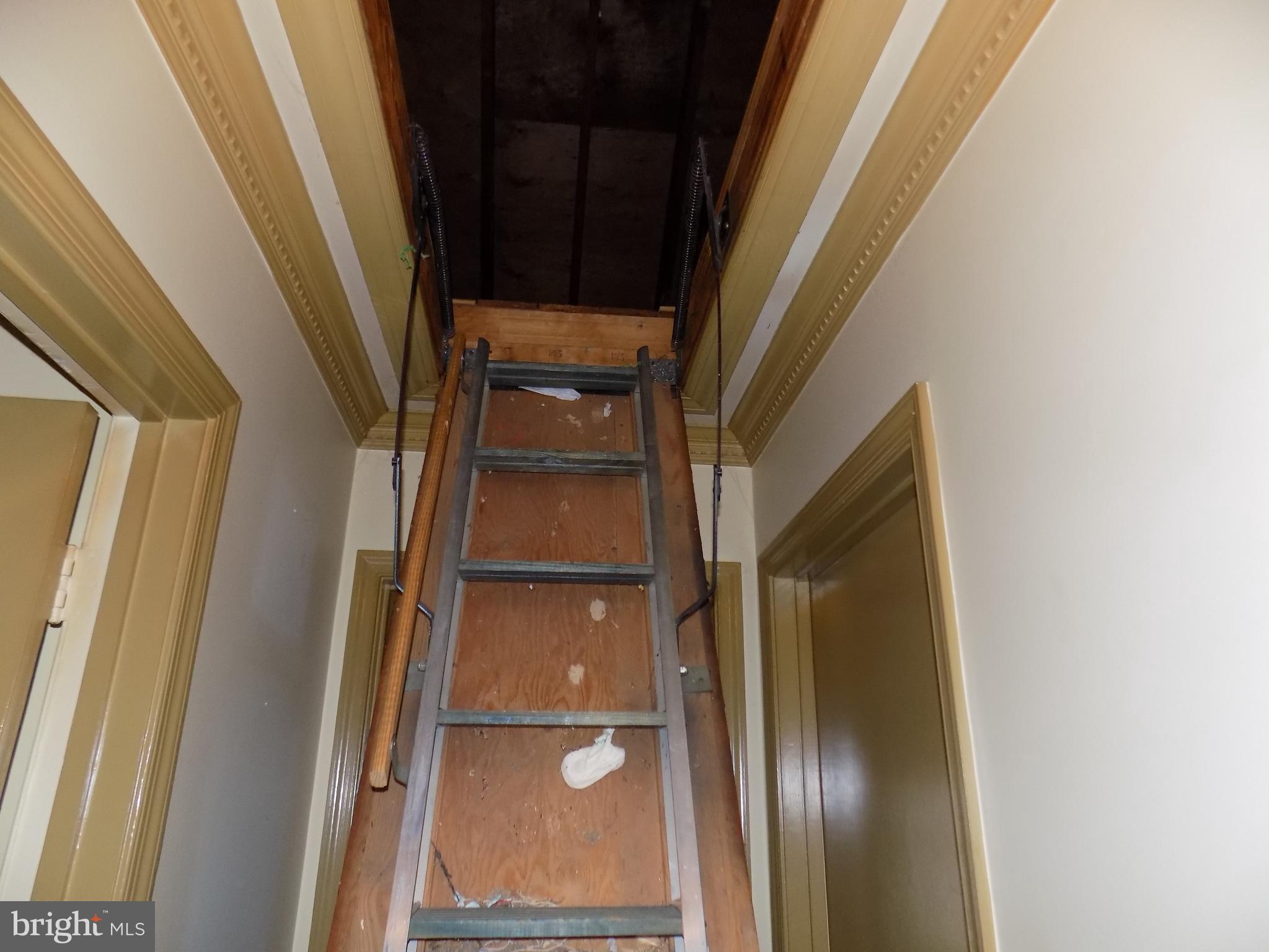 RIVERSIDE GARDENS - Residential