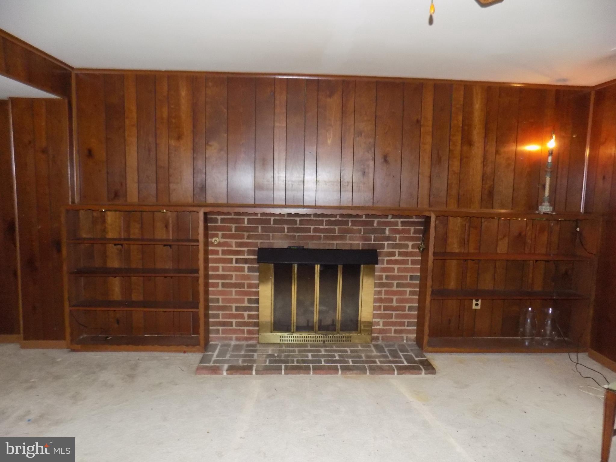 RIVERSIDE GARDENS - Residential