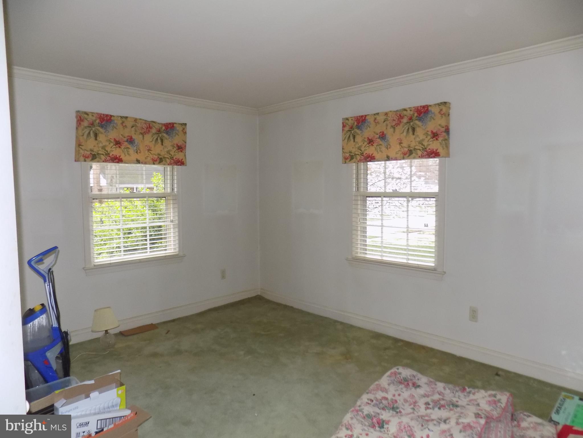 RIVERSIDE GARDENS - Residential