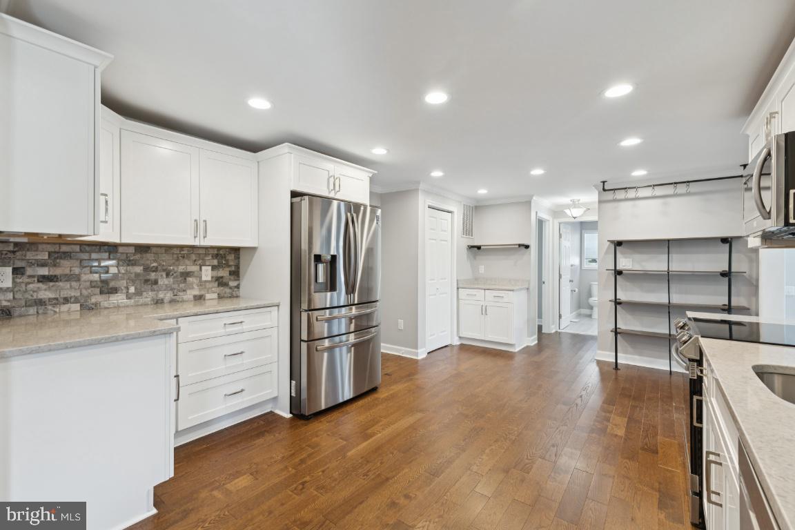 LAUREL - Residential Lease