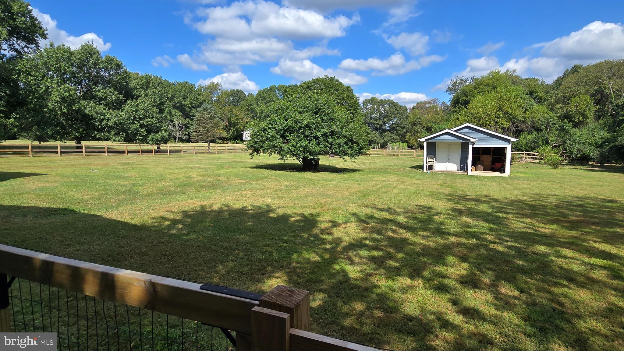 LAUREL - Residential Lease