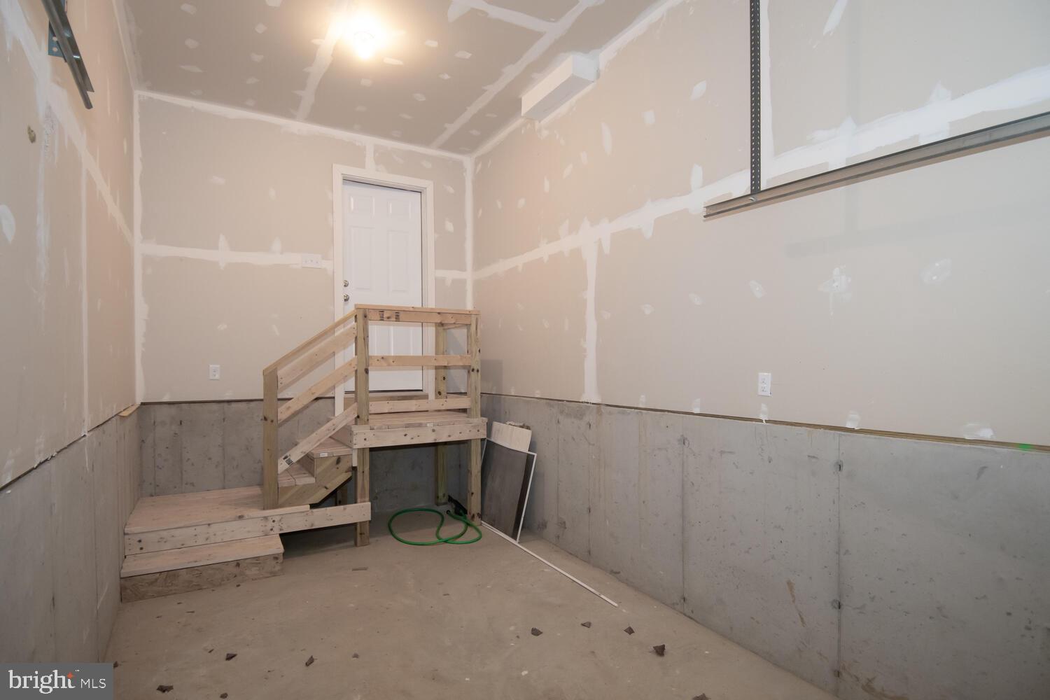 PATRIOT SQUARE - Residential