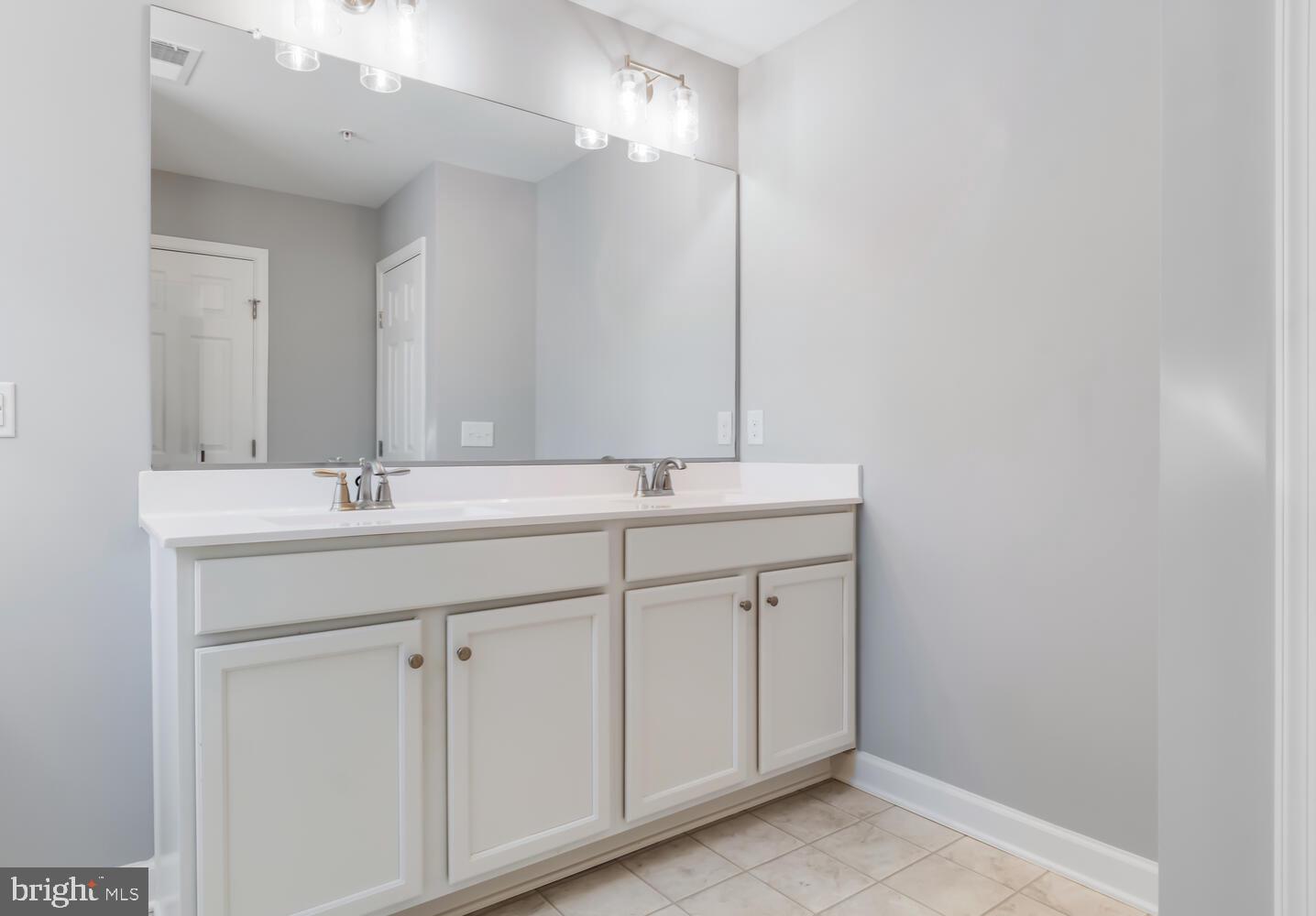 PATRIOT SQUARE - Residential