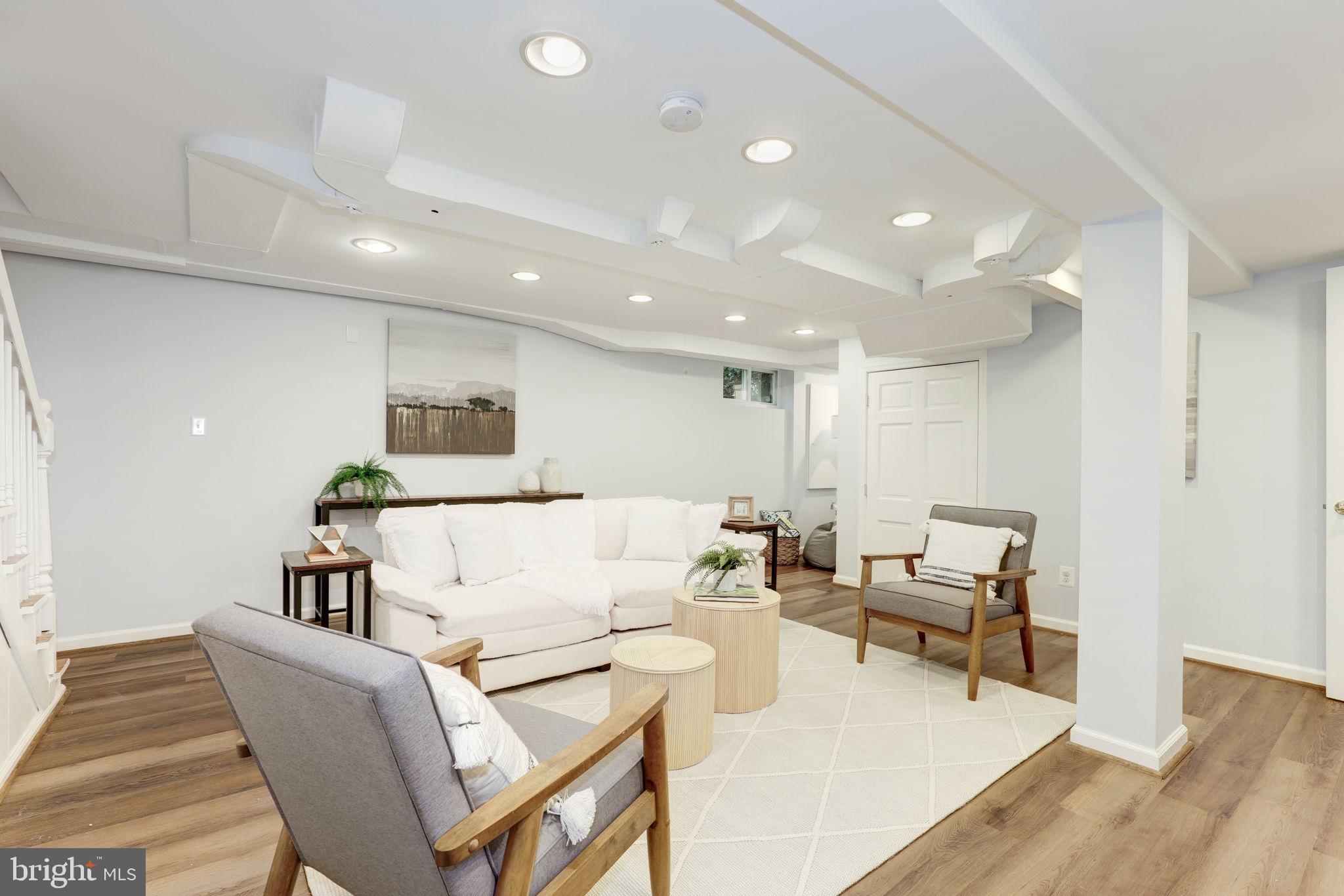 CHEVY CHASE - Residential