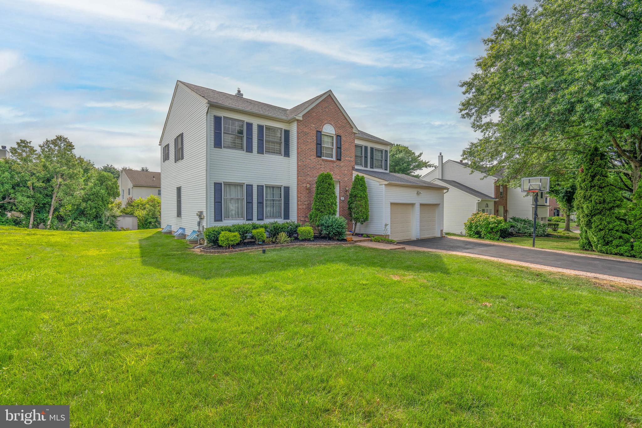 5 BOLTON CIRCLE