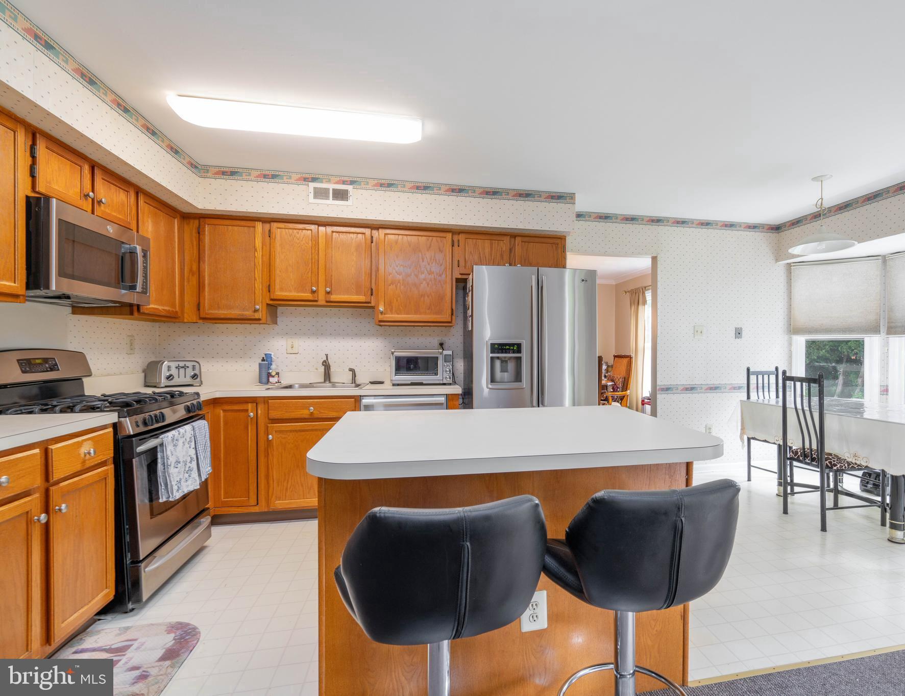 5 BOLTON CIRCLE