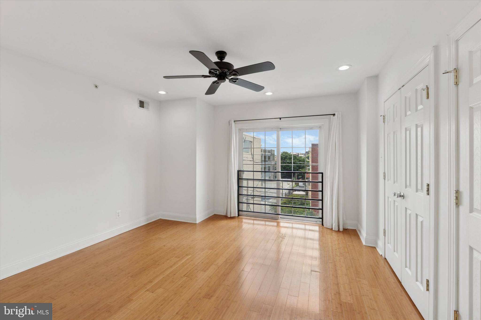 GRADUATE HOSPITAL - Residential Lease