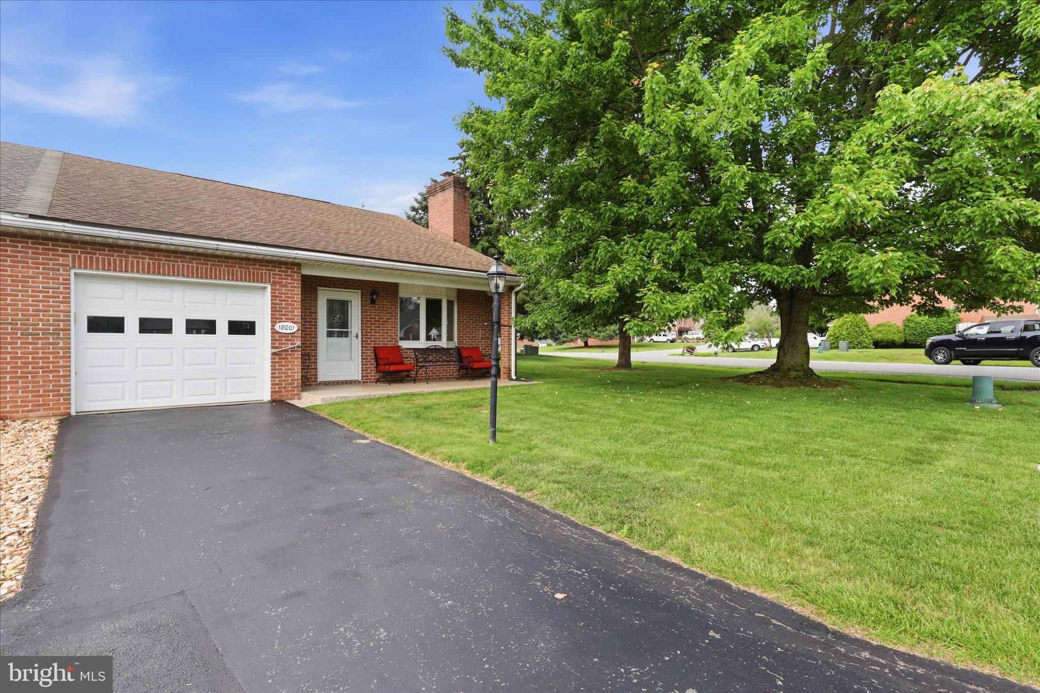 TOWNE OAK VILLAGE - Residential