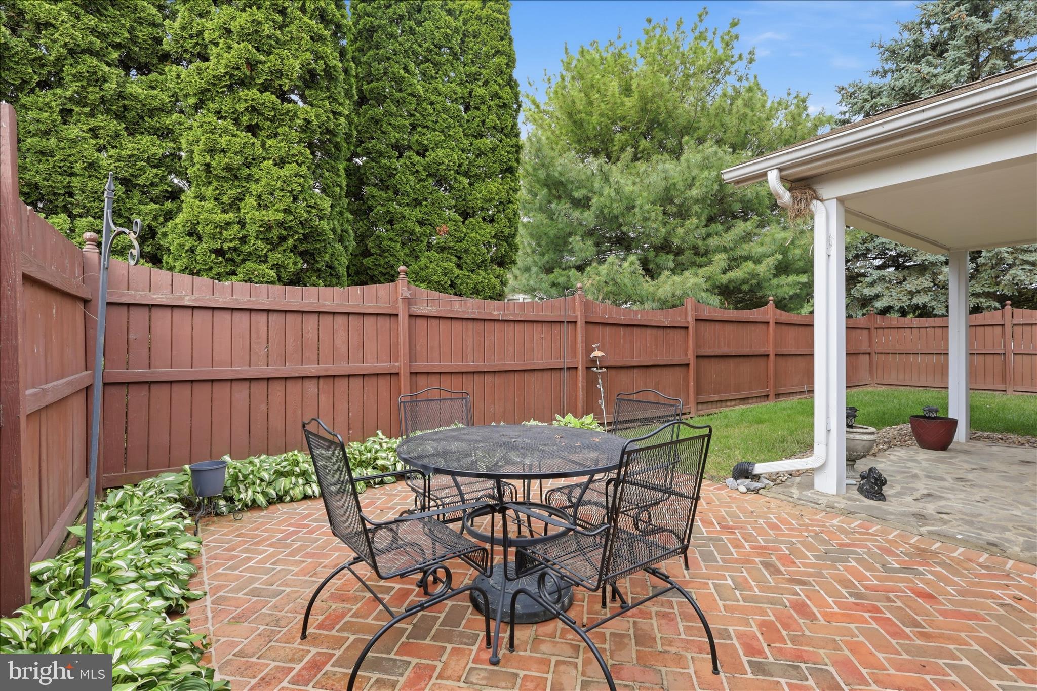 TOWNE OAK VILLAGE - Residential