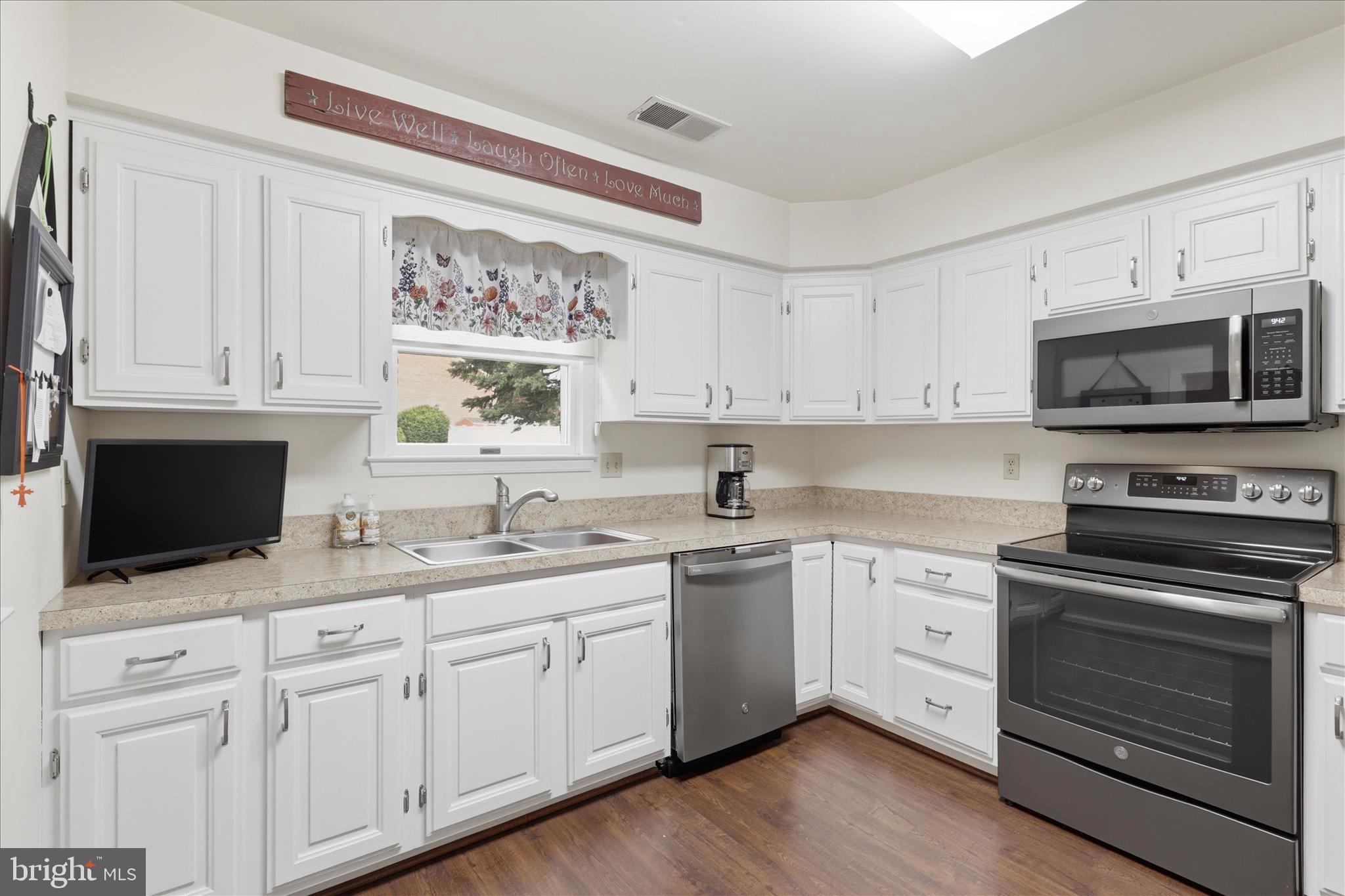 TOWNE OAK VILLAGE - Residential
