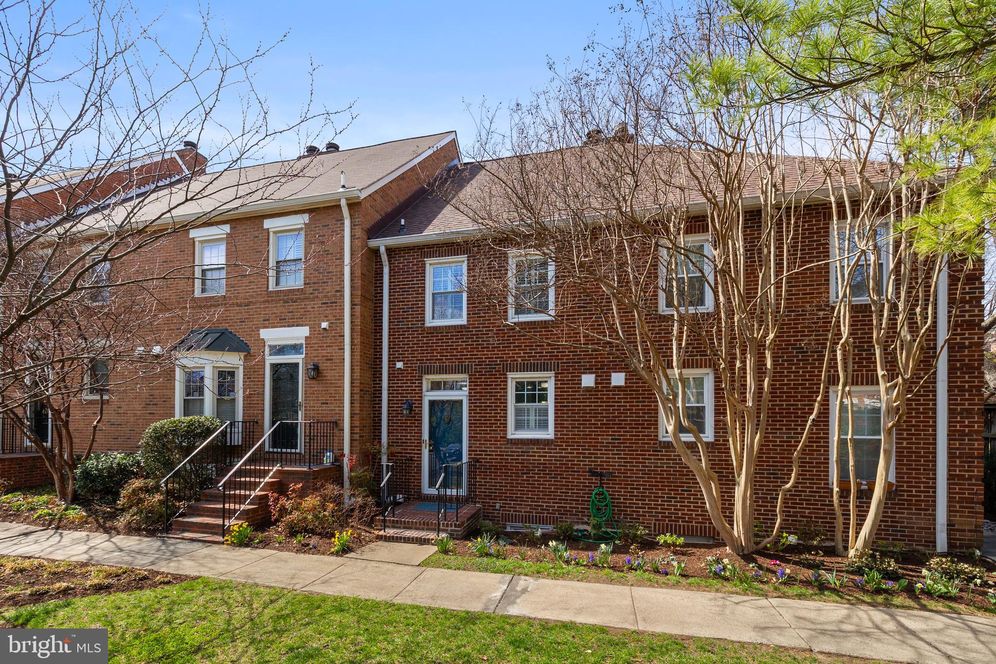 403 OLD TOWN COURT