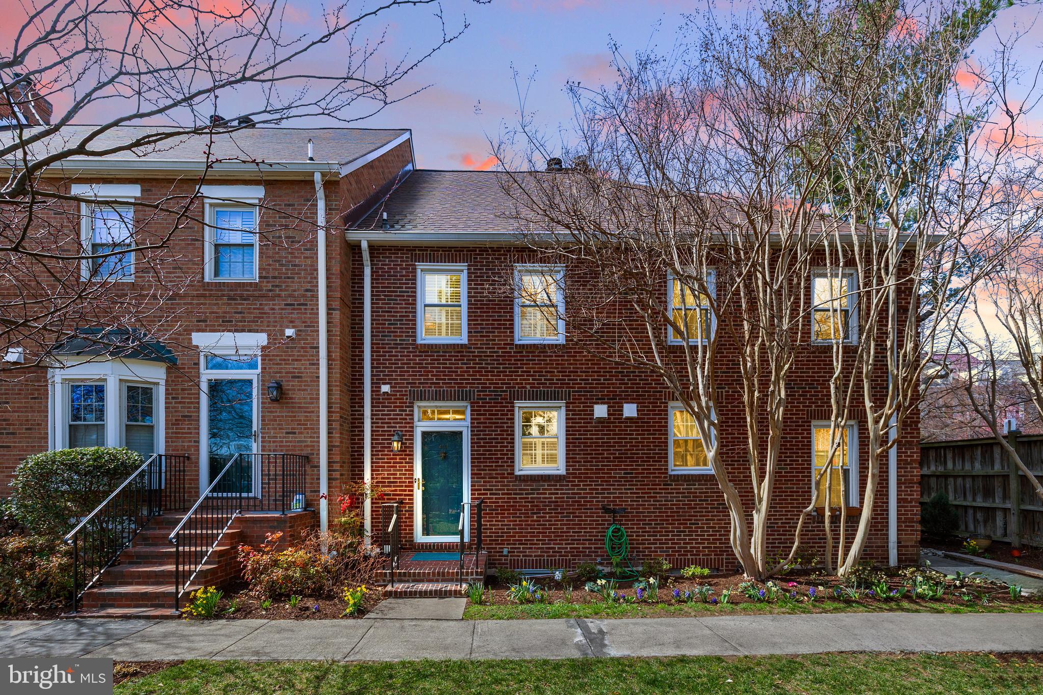 403 OLD TOWN COURT