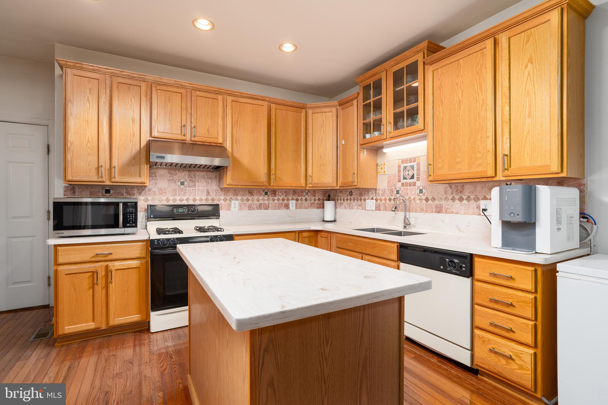 LORTON TOWN CNTR LANDBAY - Residential