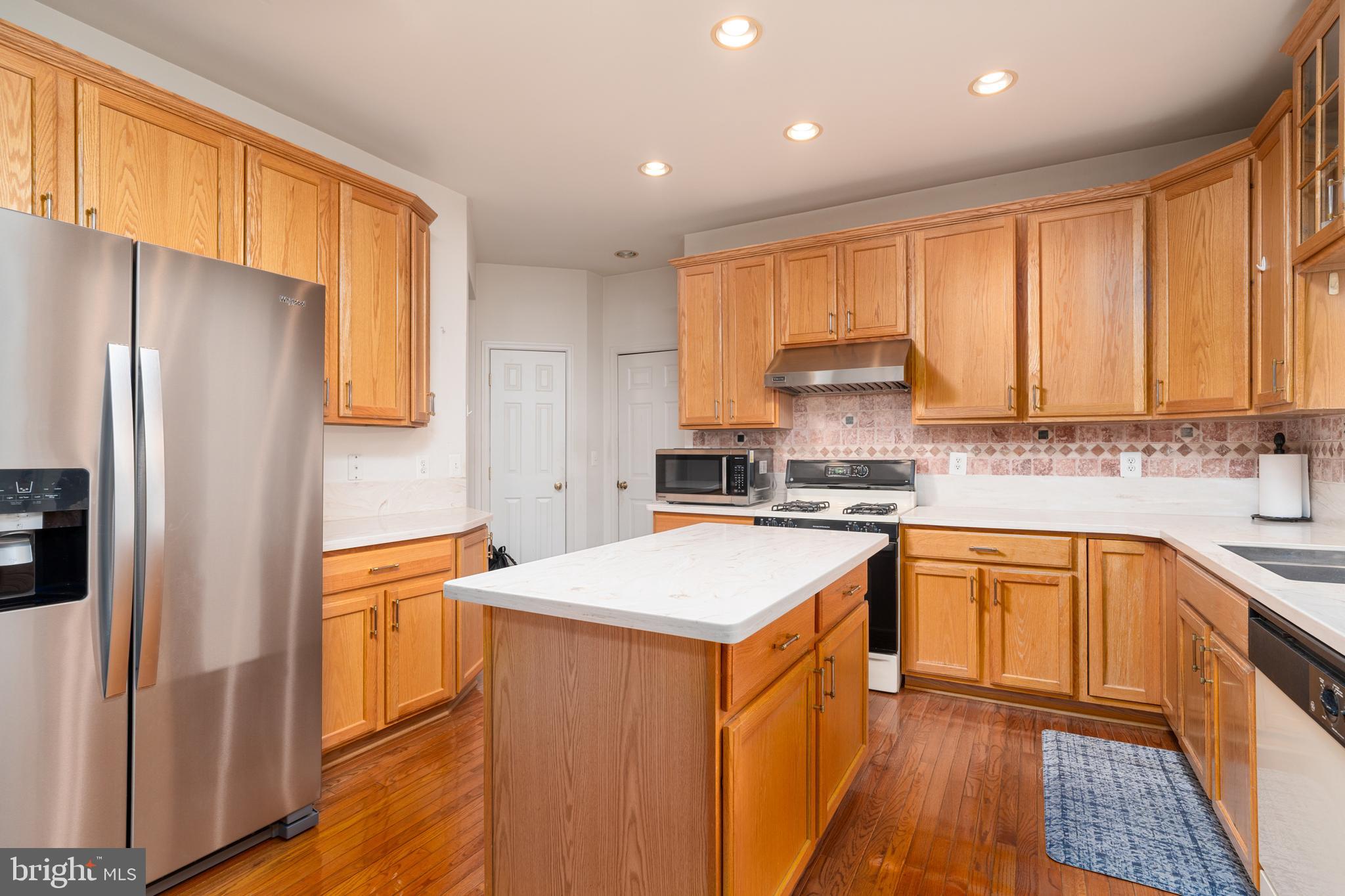 LORTON TOWN CNTR LANDBAY - Residential