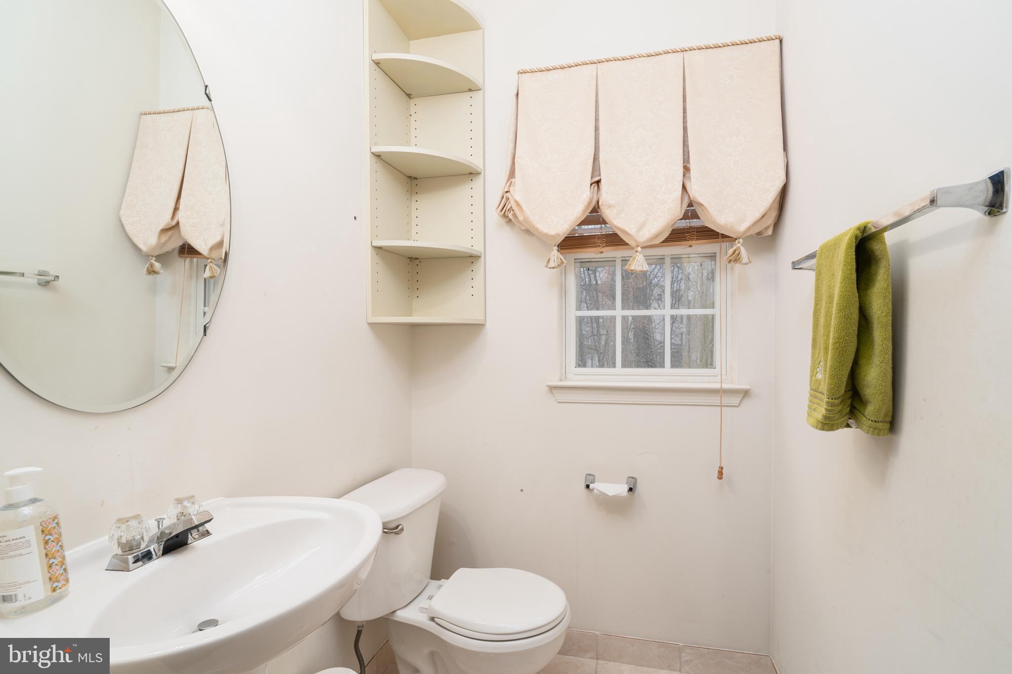 LORTON TOWN CNTR LANDBAY - Residential