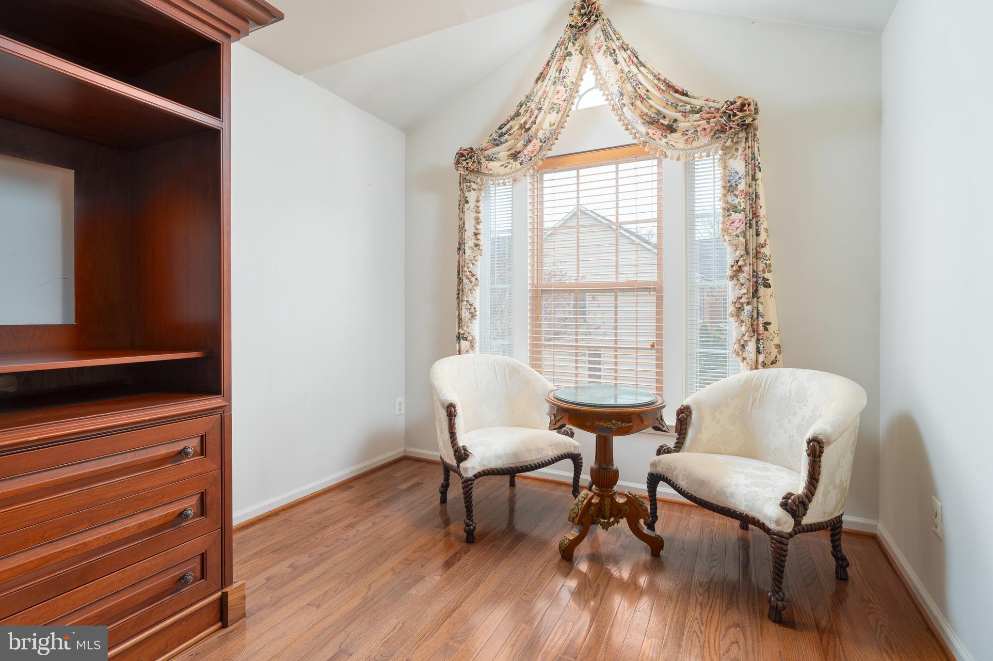 LORTON TOWN CNTR LANDBAY - Residential