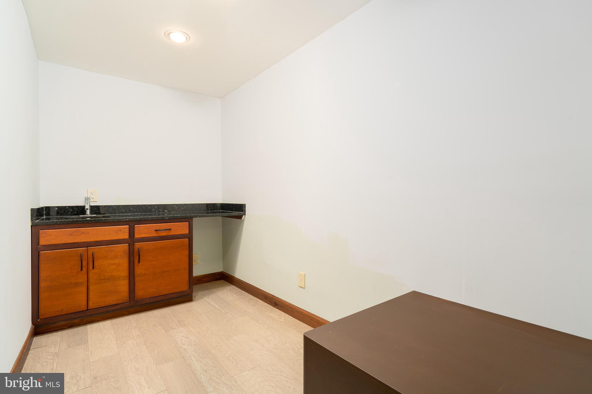 LORTON TOWN CNTR LANDBAY - Residential