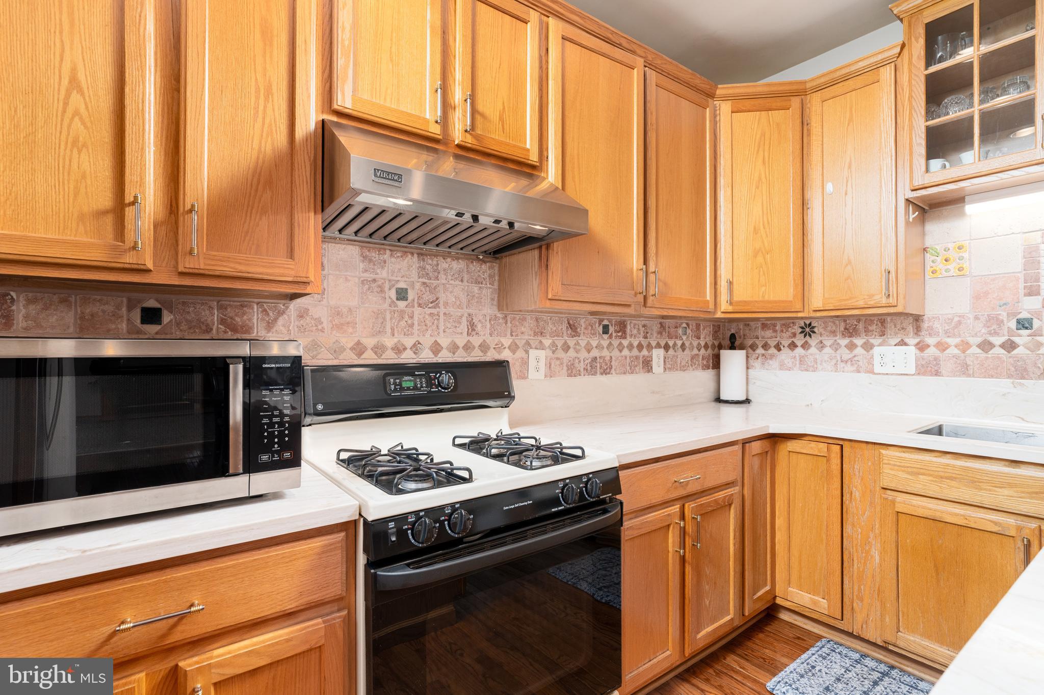 LORTON TOWN CNTR LANDBAY - Residential