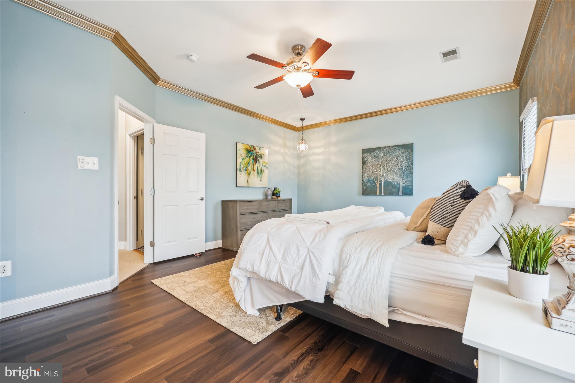 KINGS CROSSING - Residential