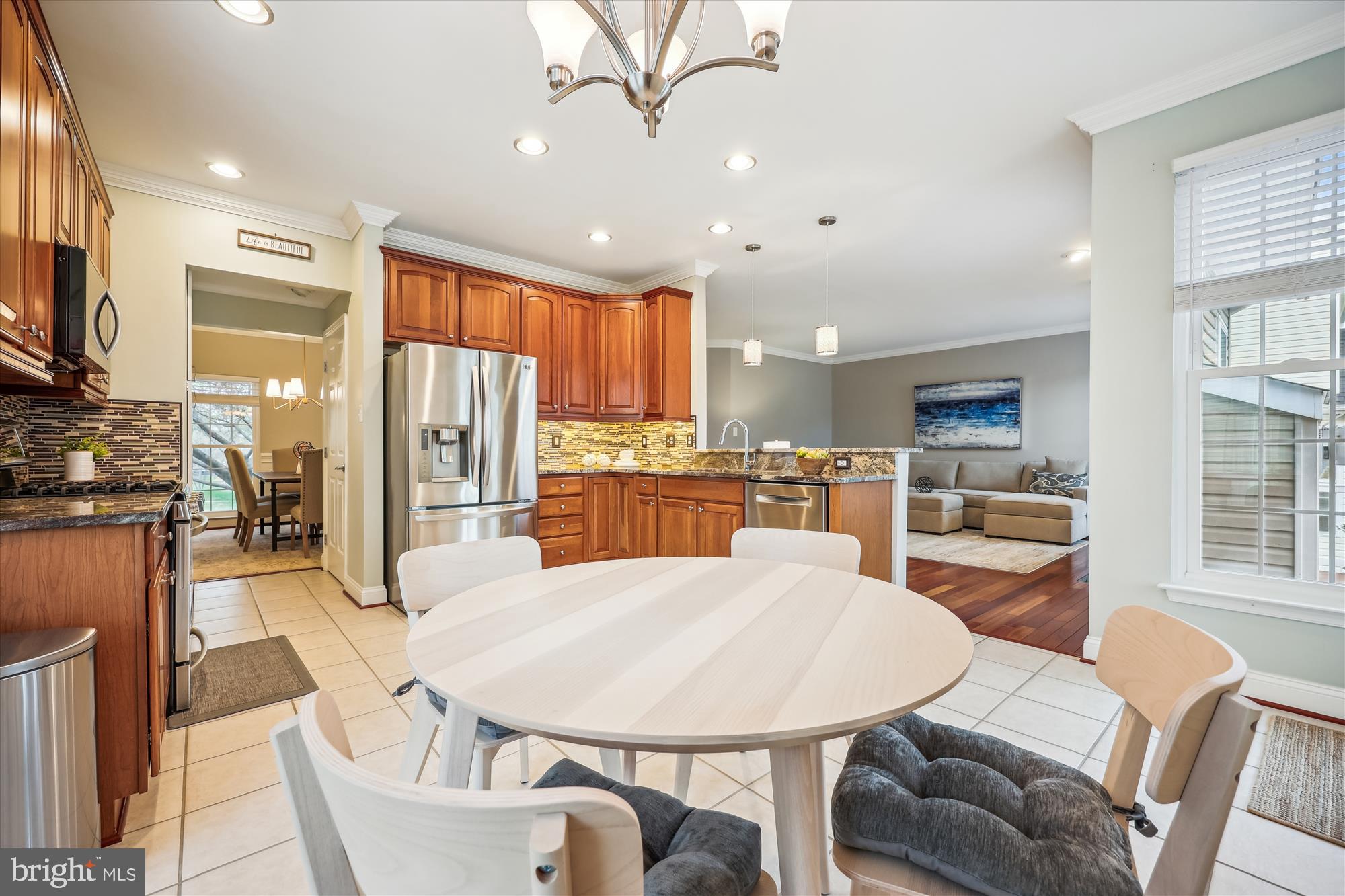 KINGS CROSSING - Residential