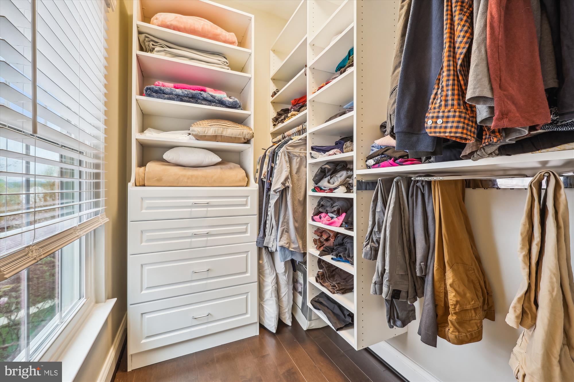 KINGS CROSSING - Residential