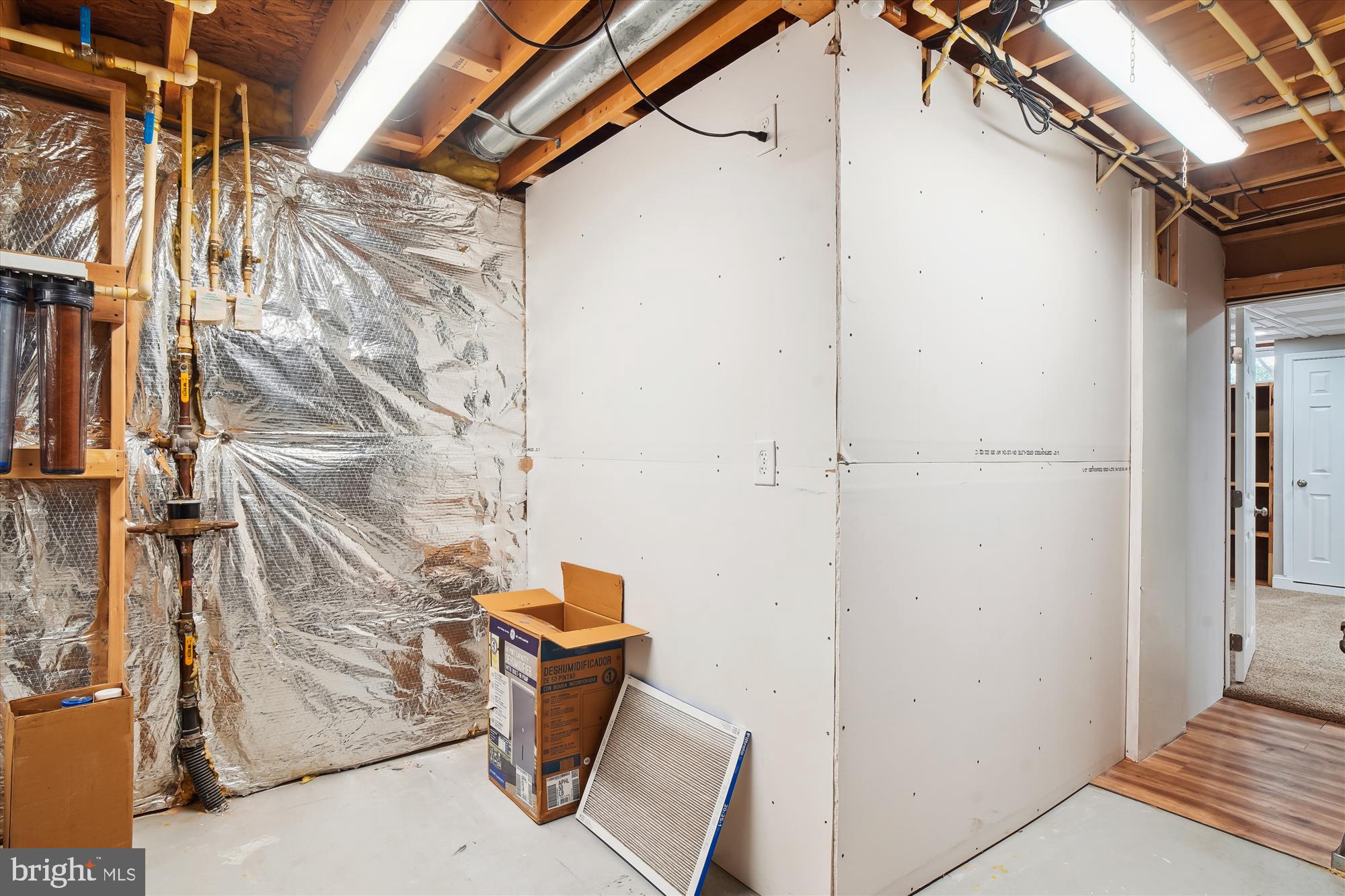 KINGS CROSSING - Residential