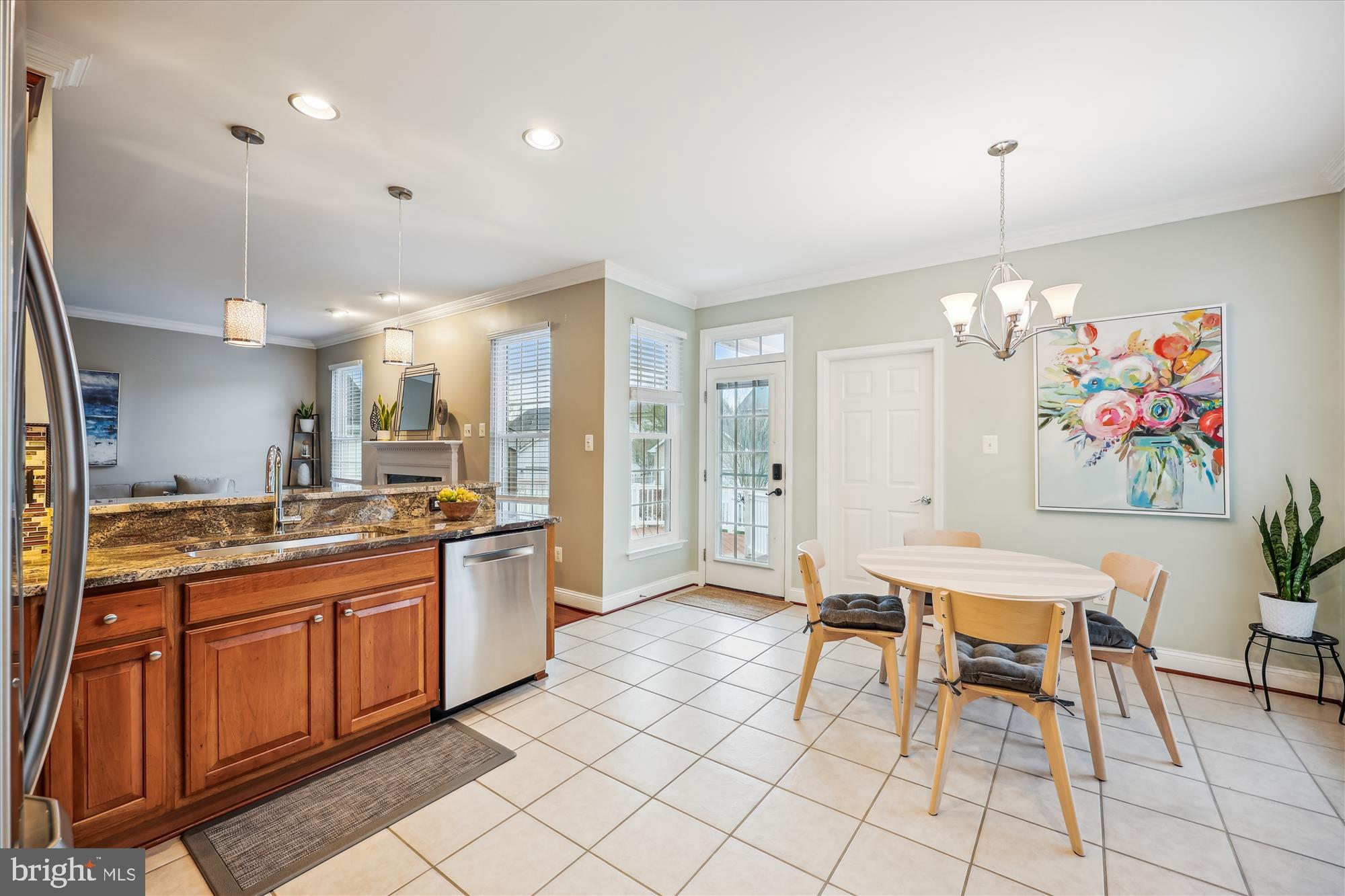 KINGS CROSSING - Residential