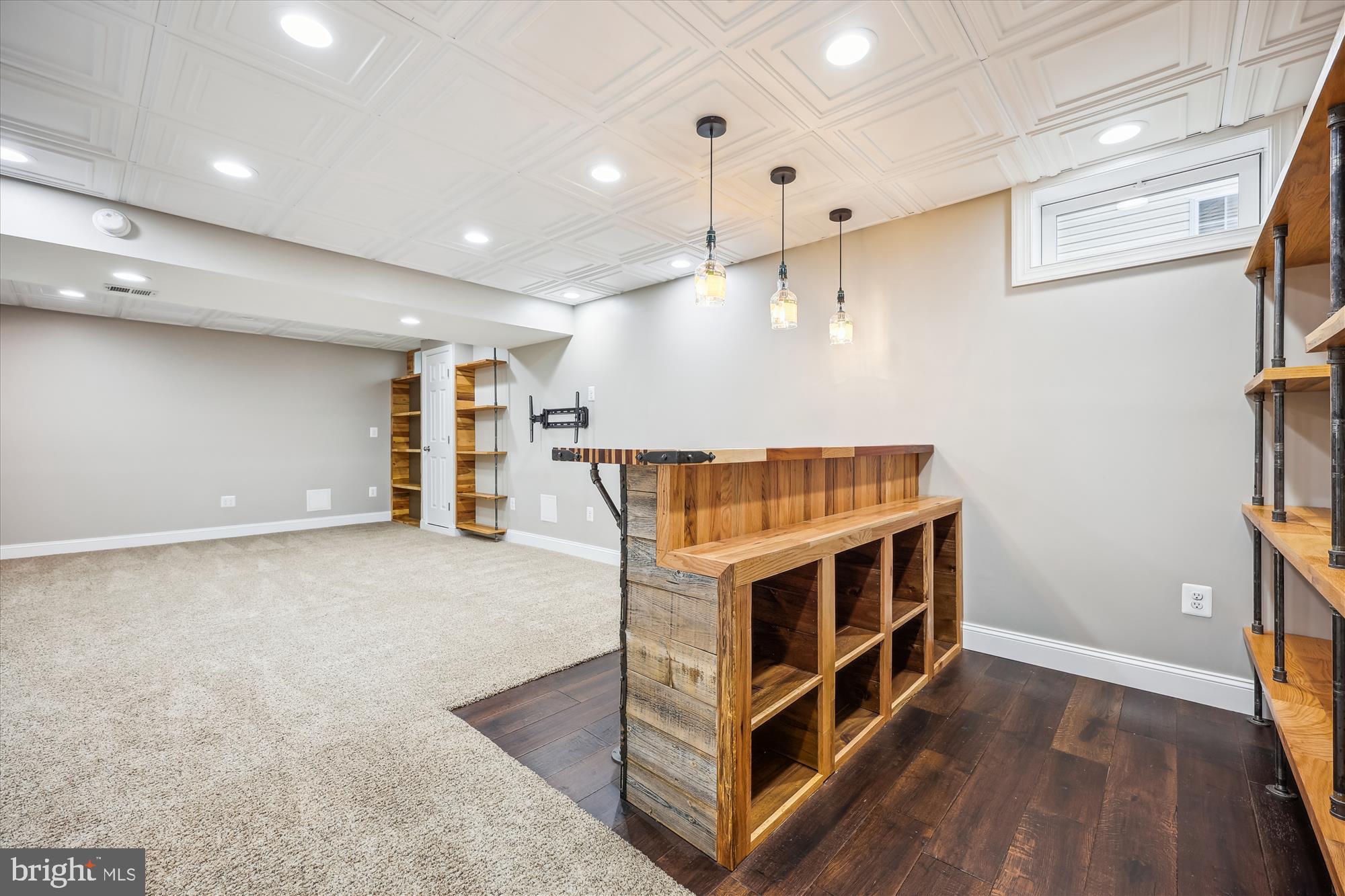 KINGS CROSSING - Residential