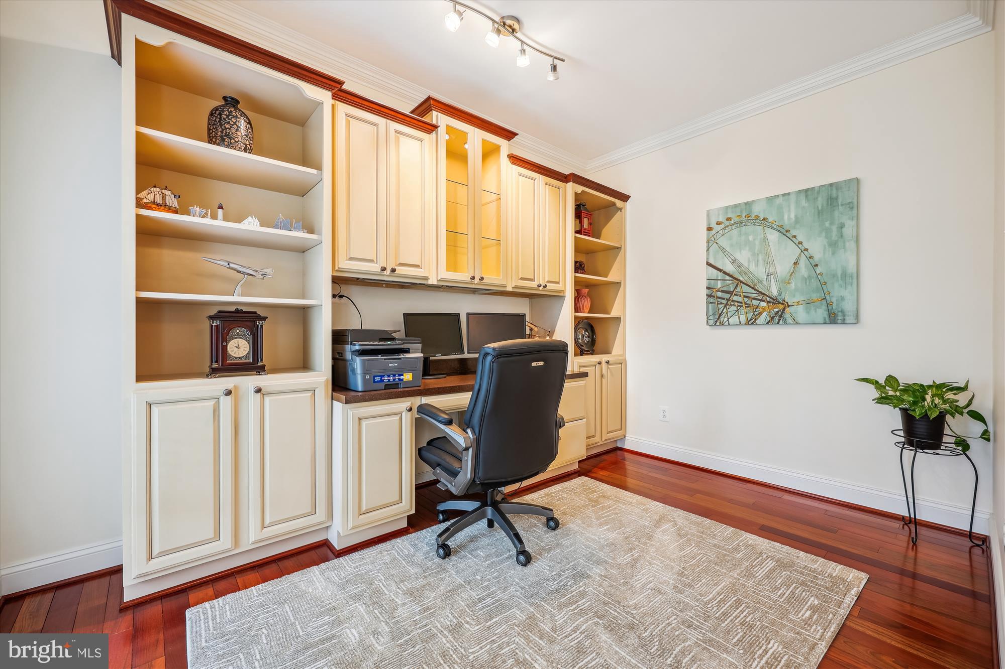 KINGS CROSSING - Residential