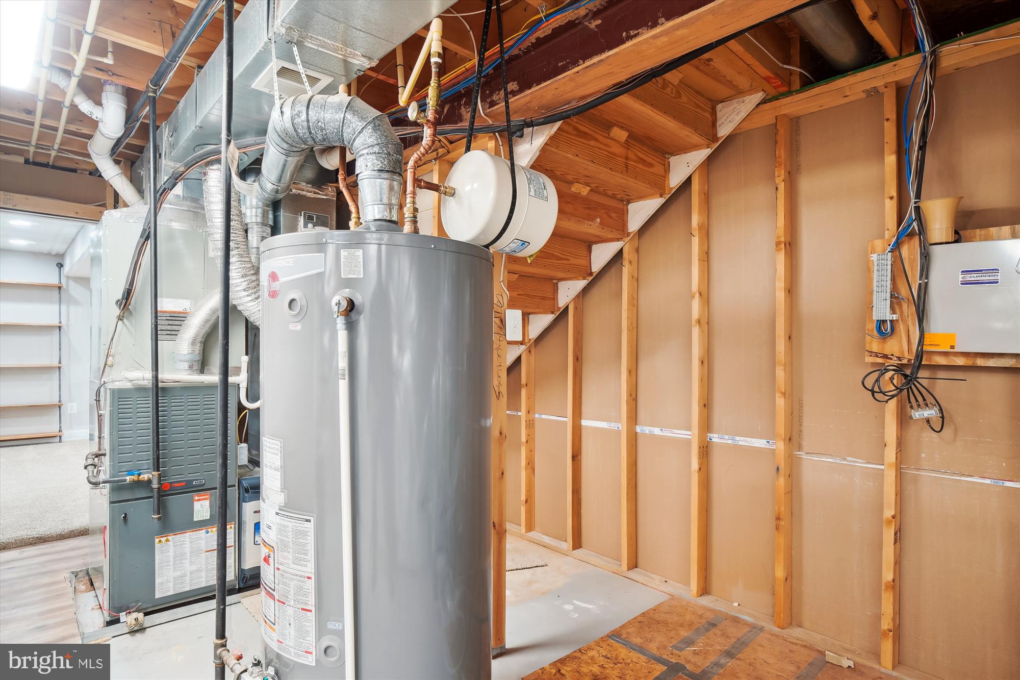 KINGS CROSSING - Residential