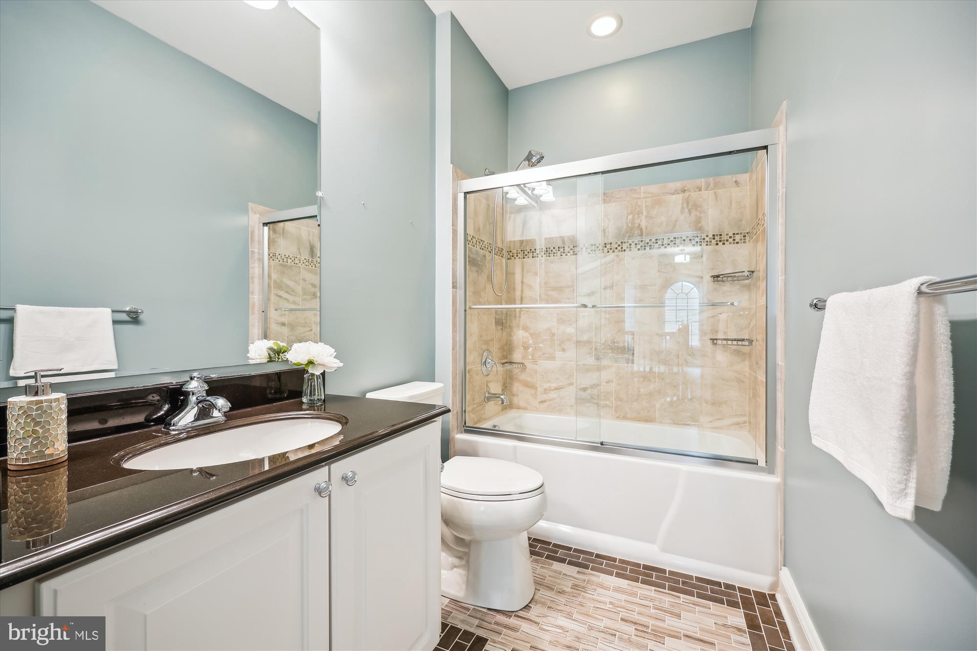 KINGS CROSSING - Residential