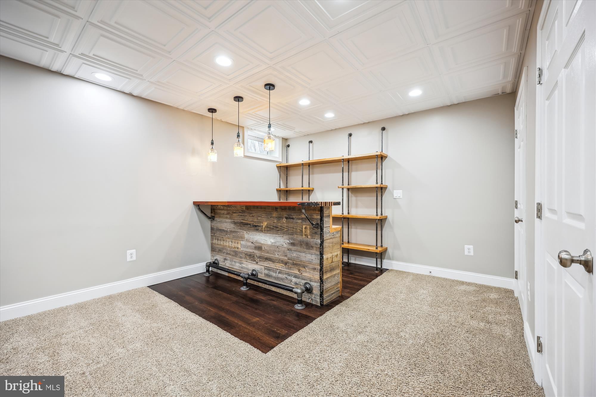 KINGS CROSSING - Residential