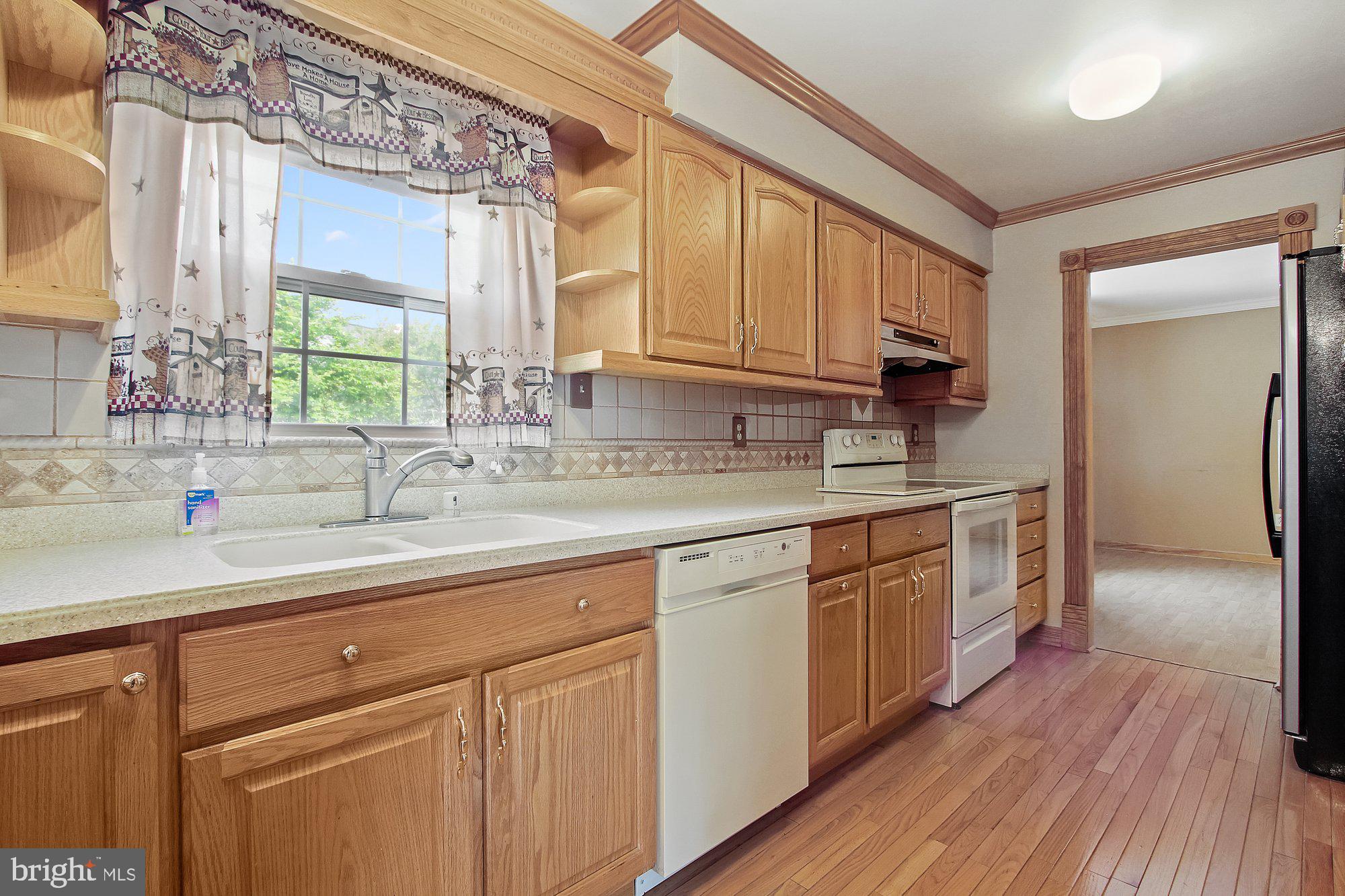 VILLAGE OF HICKORY HOLLOW - Residential