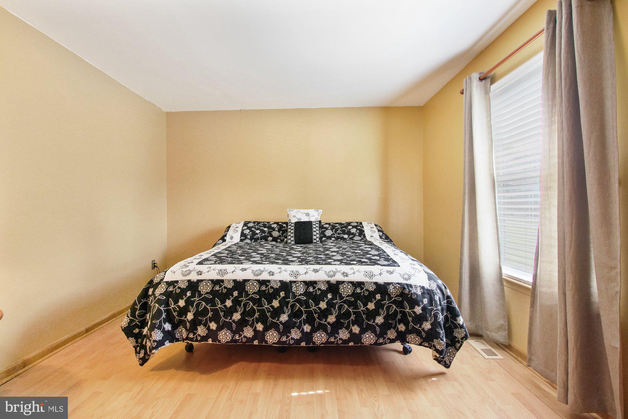 VILLAGE OF HICKORY HOLLOW - Residential