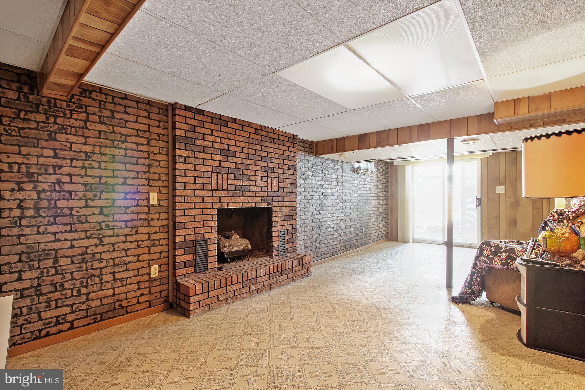 VILLAGE OF HICKORY HOLLOW - Residential