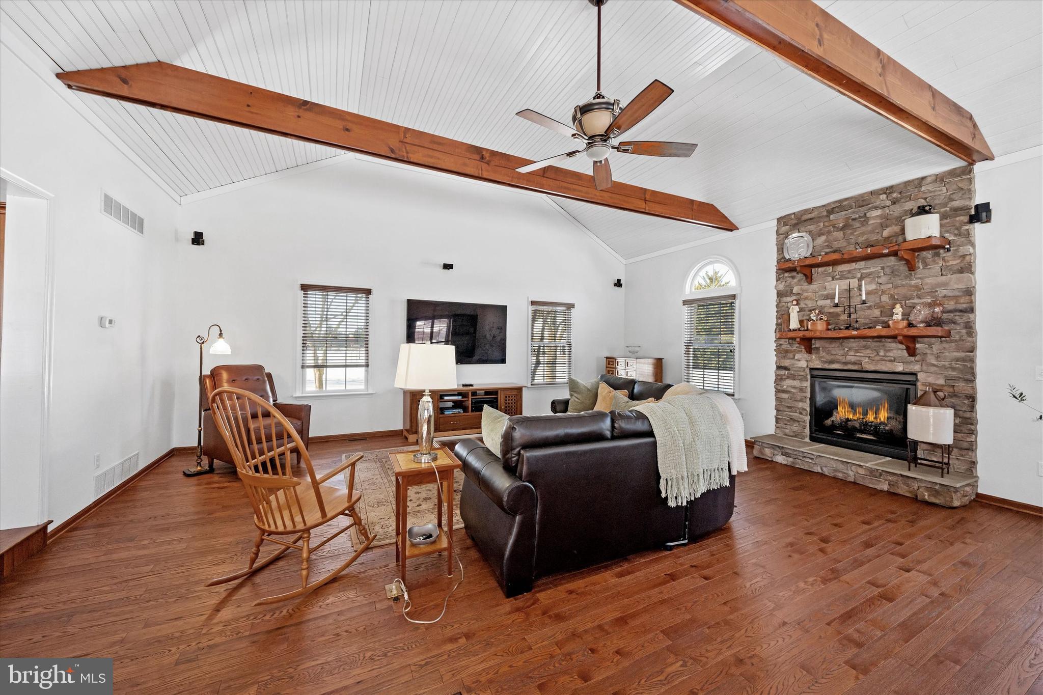 FOX HUNTER CROSSIN - Residential