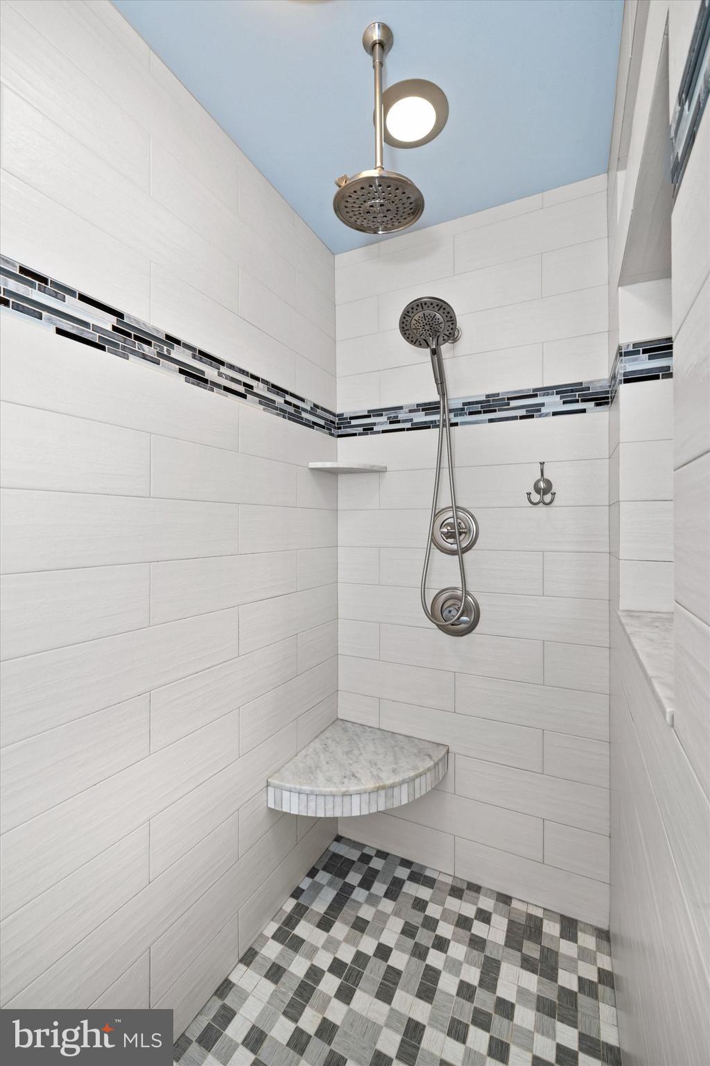 FOX HUNTER CROSSIN - Residential